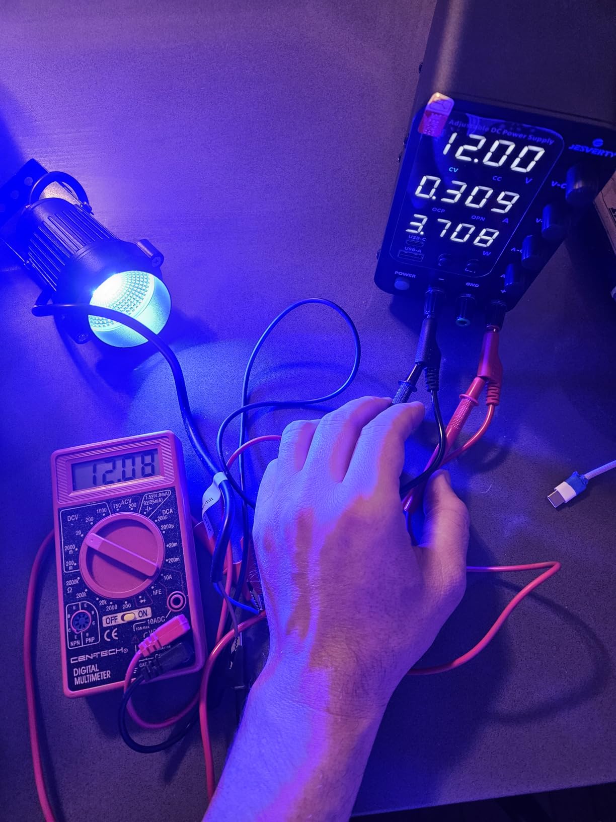 DC Power Supply Variable, 0-60V 0-5A Switching Bench Power Supply with 20W USB & Type-C Quick-Charge, Encoder Corase & Fine Adjustment Knob, Output Switch, 4-Digit LED Display - SPS-6005V customer photo 2