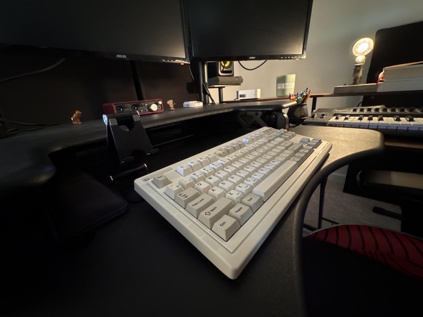 FL·ESPORTS OG87 Tri-Mode Retro Mechanical Keyboard, 87-Key Gasket Mount Gaming Keyboard, Pre-lubed Creamy Linear Switches, Hot Swappable, PBT Keycaps, 4000mAh for Mac/PC - Gray customer photo 1