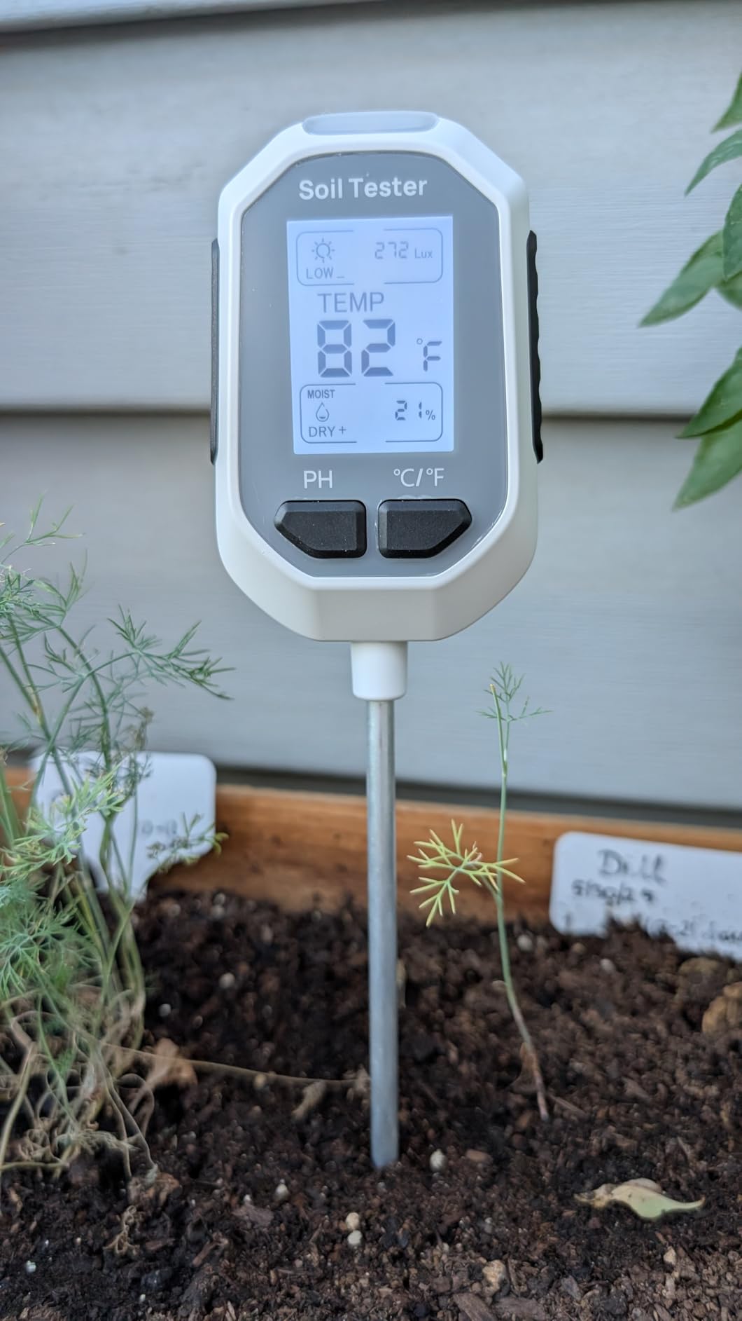YAMRON 4-in-1 Soil Moisture Meter, Digital Plant Temperature/Soil Moisture Test & PH Meter/Sunlight Intensity, Backlight LCD Display for Gardening, Farming and Outdoor Plants customer photo 1