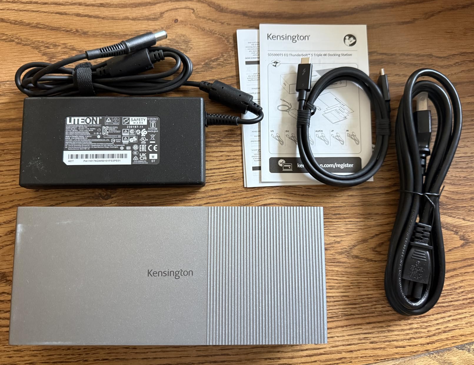 Kensington SD5000T5 Thunderbolt 5 Docking Station, Dual 6K at 60Hz, 140W PD, Compatible with MacBook M1/M2/M3/M4/M5 and Windows Thunderbolt 5 Laptops (K35201NA) customer photo 2
