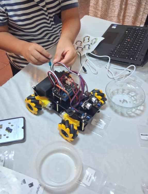 ACEBOTT Robot Arm Expansion Pack Smart Car Starter Kit, Robotics Kit for Kids Ages 8-12 12-16, STEM Toys Coding Robot Kit for Teens & Adults customer photo 1