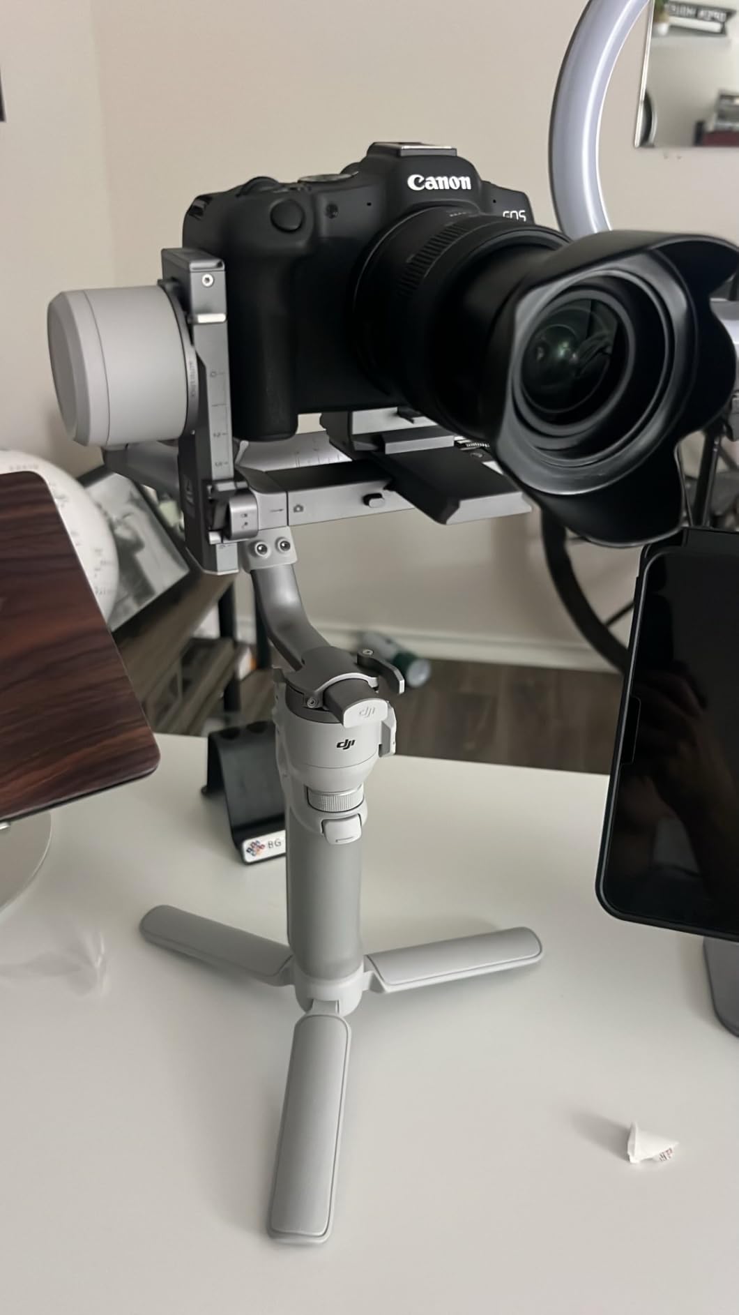 DJI RS 4 Mini Combo, Gimbal Stabilizer for Cameras Canon/Sony/Panasonic/Nikon/Fujifilm, Auto Axis Locks, Intelligent Tracking, 2kg/4.4lbs Payload customer photo 2