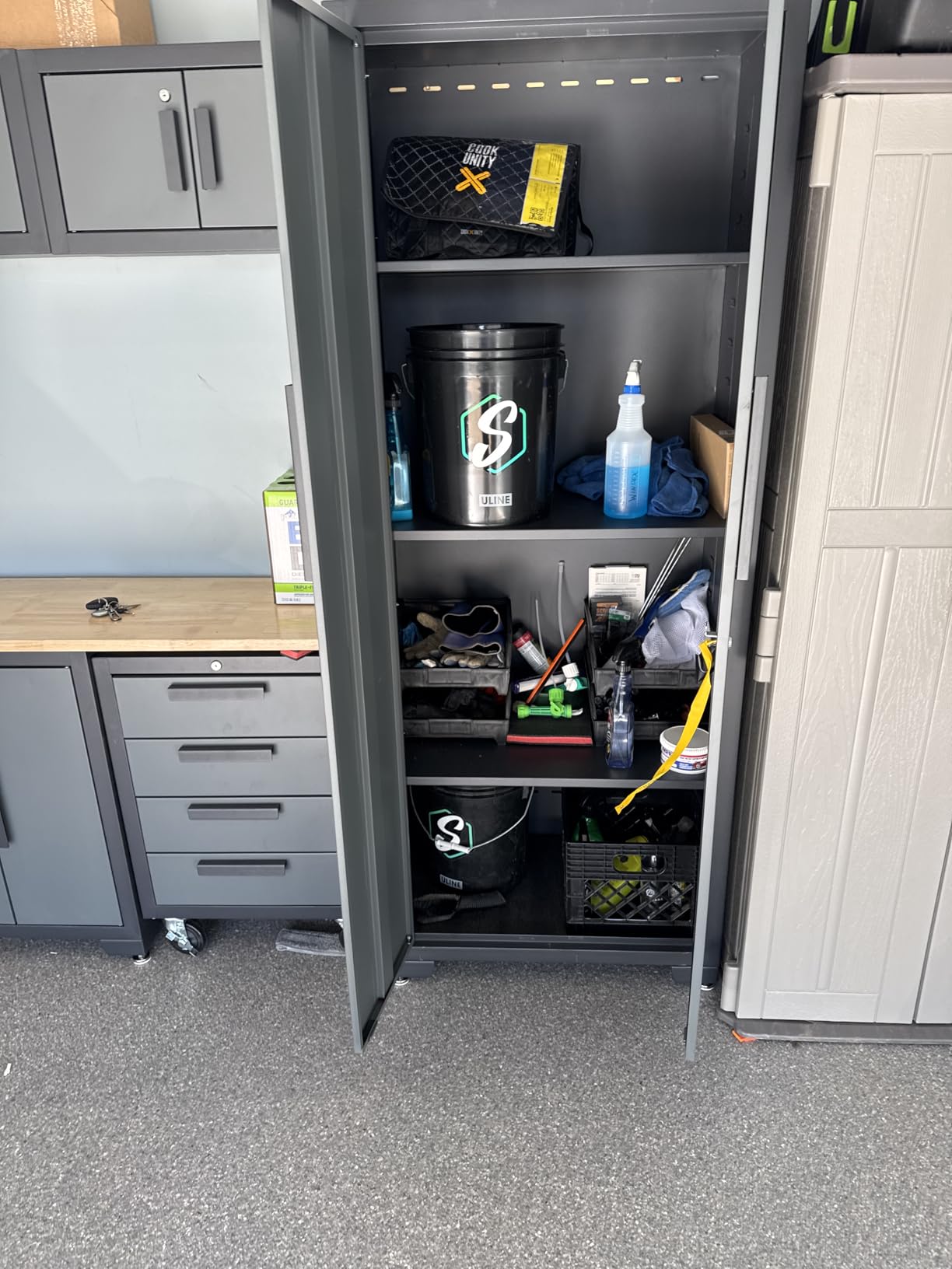 Torin 12 Piece Garage Storage Cabinet Set: Workshop Tool Organizer Chest with Lockers, Shelves and Wood Workbench, Black/Grey customer photo 1