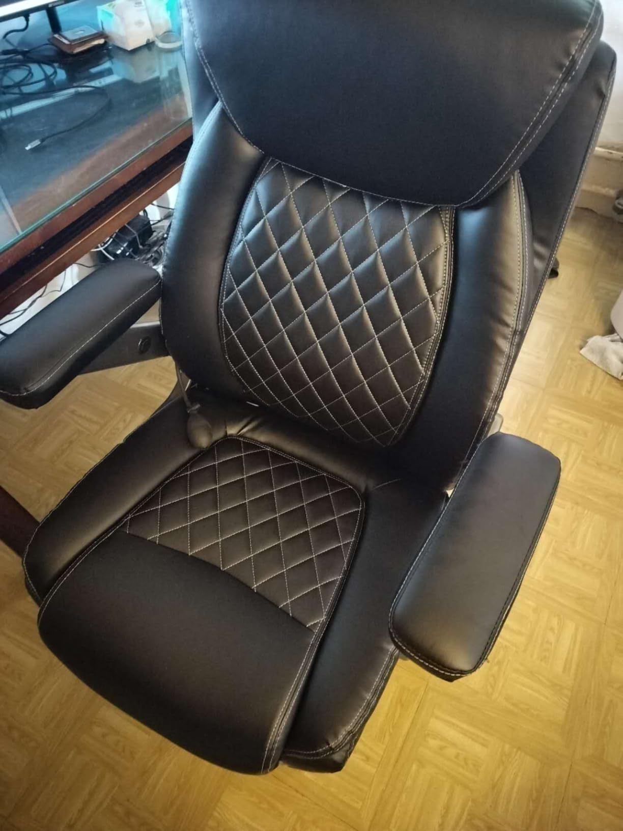 600LBS Large Heavy Duty Office Chair with 5D Flip Arms,Comfy Big and Tall Executive Office Desk Chair with Pocket Spring Cushion,High Back Computer Chair with Lumbar Support,Dual Rubber Wheel customer photo 2