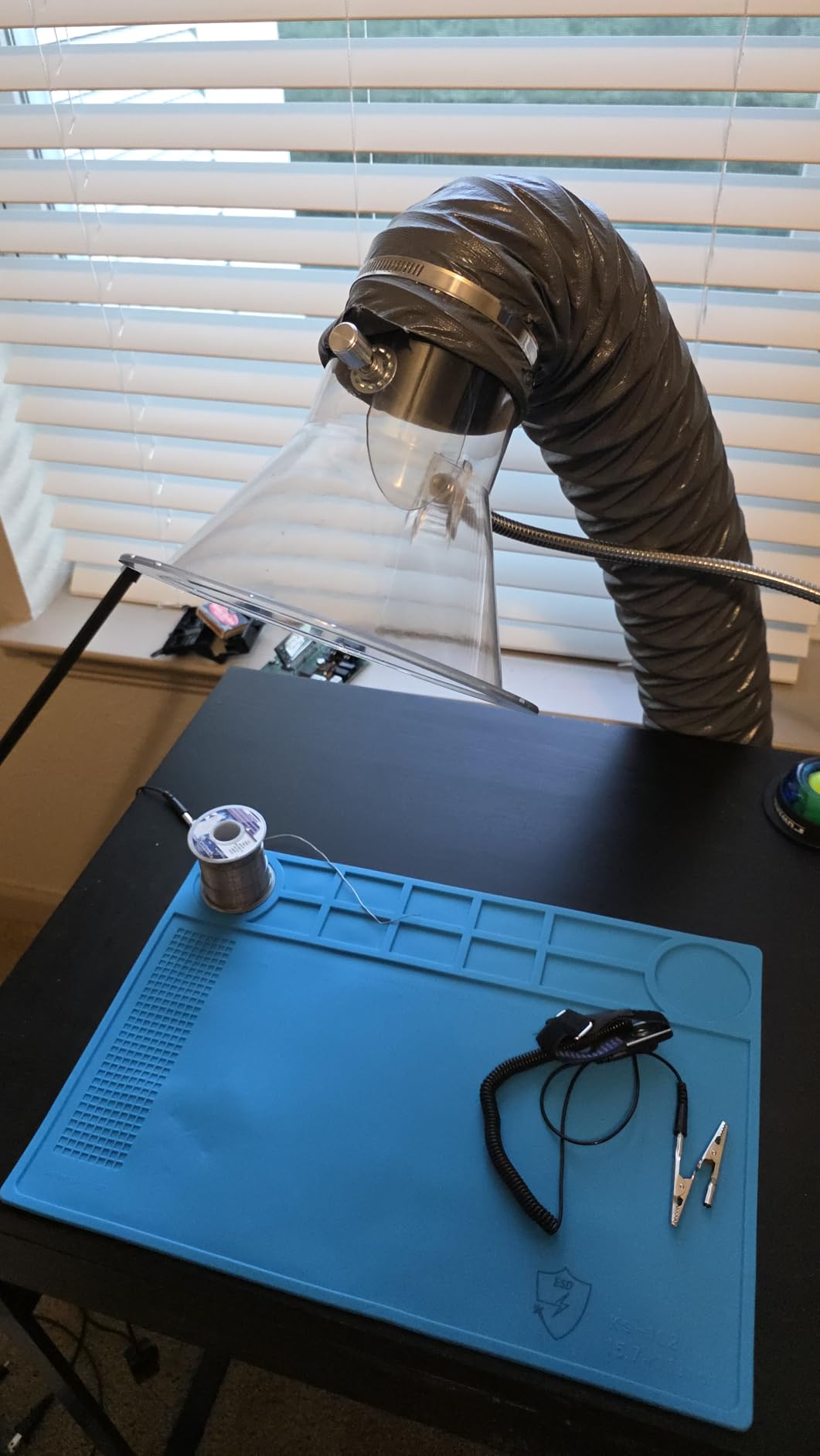 Kaisi Large Anti Static Mat with Grounding Accessories, Heat Resistant Silicone Soldering Mat, Magnetic Work ESD Pad for PC Building, Electronics, Laptop, Cellphone Repair Soldering 21.6