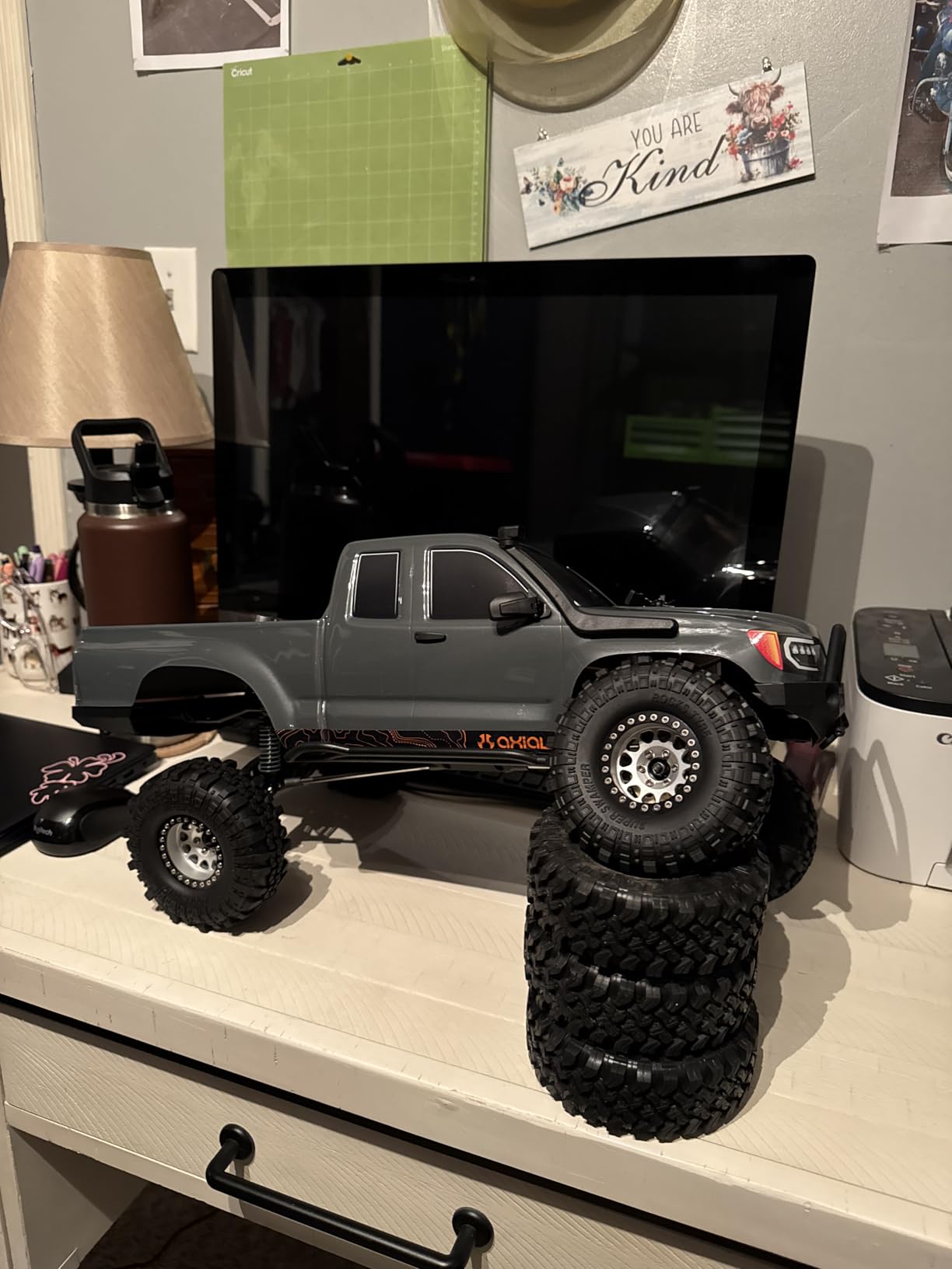 Axial RC Truck 1/10 SCX10 III Base Camp 4X4 Rock Crawler Brushed RTR customer photo 1