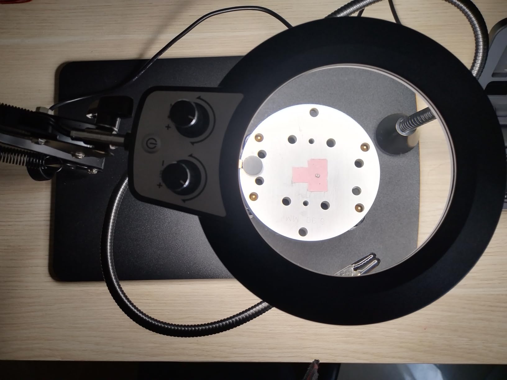 Helping Hands Soldering Station, 10X Magnifying Glass with Light and Stand, Magnetic PCB Holder, Infinite Color Dimming Magnifier Lamp customer photo 1