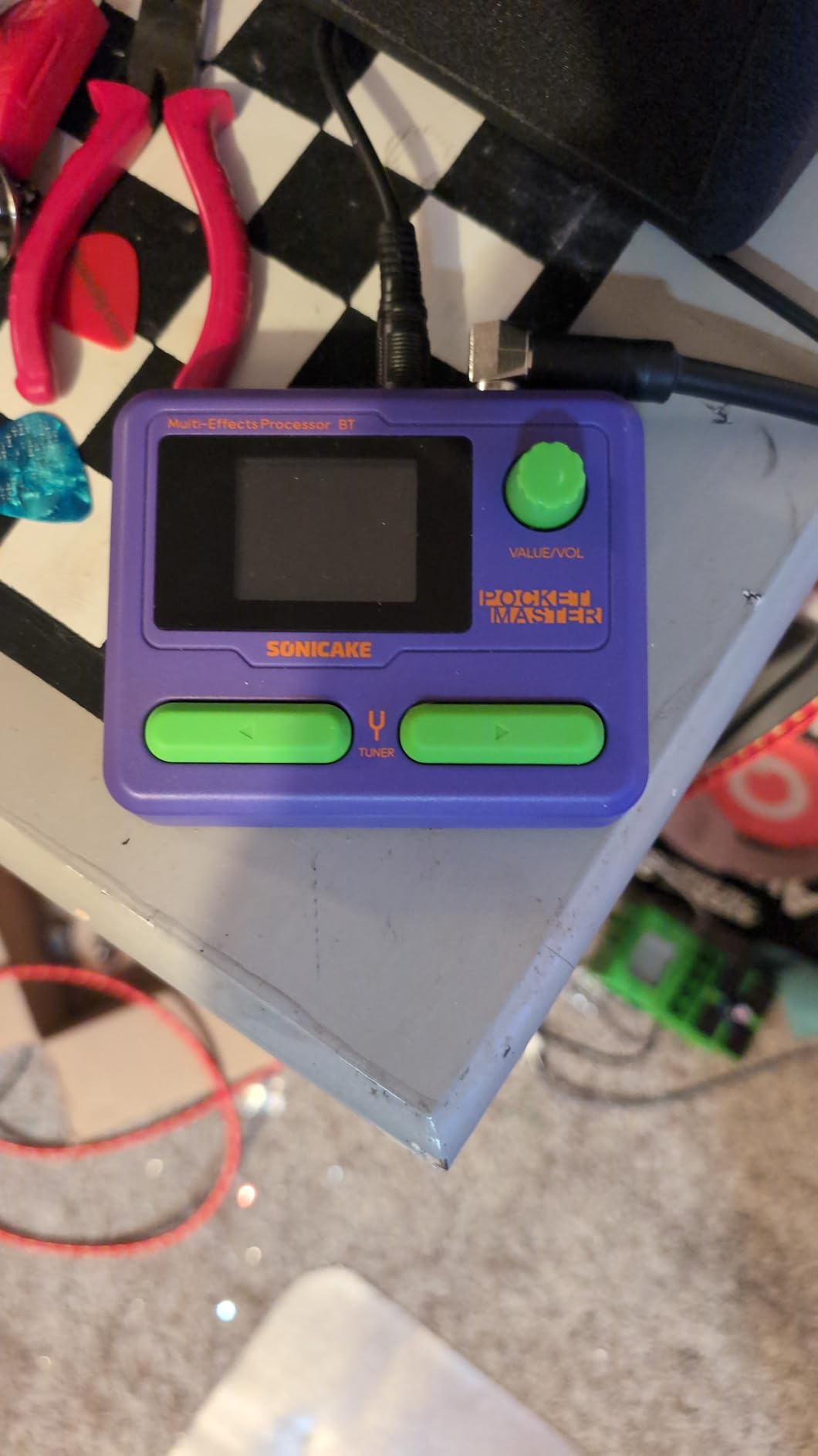 SONICAKE Pocket Master-Portable Multi Effects Pedal, 100+ Built-in Guitar/Bass/Acoustic Effects, Amp Modeling, IR Cabinets Simulation, Stereo OTG USB Audio Interface, Rechargeable Guitar Pedal (Black) customer photo 2