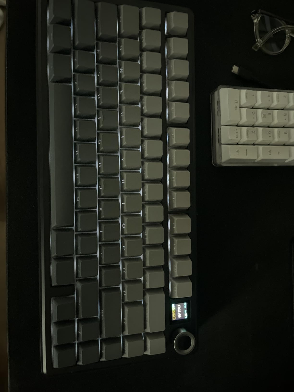 EPOMAKER X Aula F75 MAX Wireless Mechanical Keyboard with TFT Screen and Knob, Gasket Gaming Keyboard in 75% Layout, Hot Swappable, RGB Backlight, for PC/Mac/Linux (Black Gradient) customer photo 1