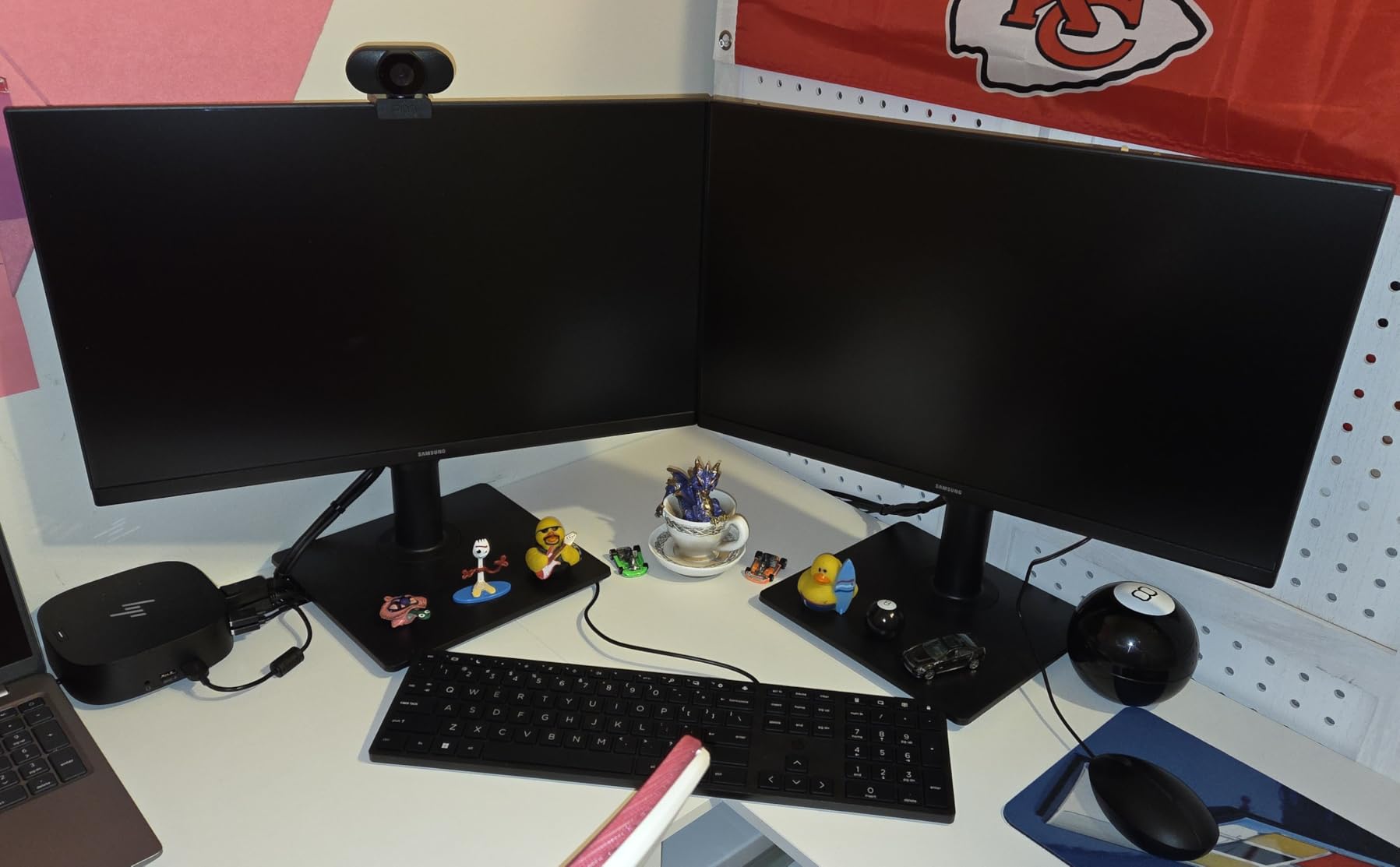 Samsung 24 inch (S40GD) Borderless Business Monitor with IPS Panel, 100Hz Refresh Rate, Eye Saver Mode, Ergonomic Design, Game Picture Mode, LS24D402GANXGO, 3 Yr Warranty customer photo 2