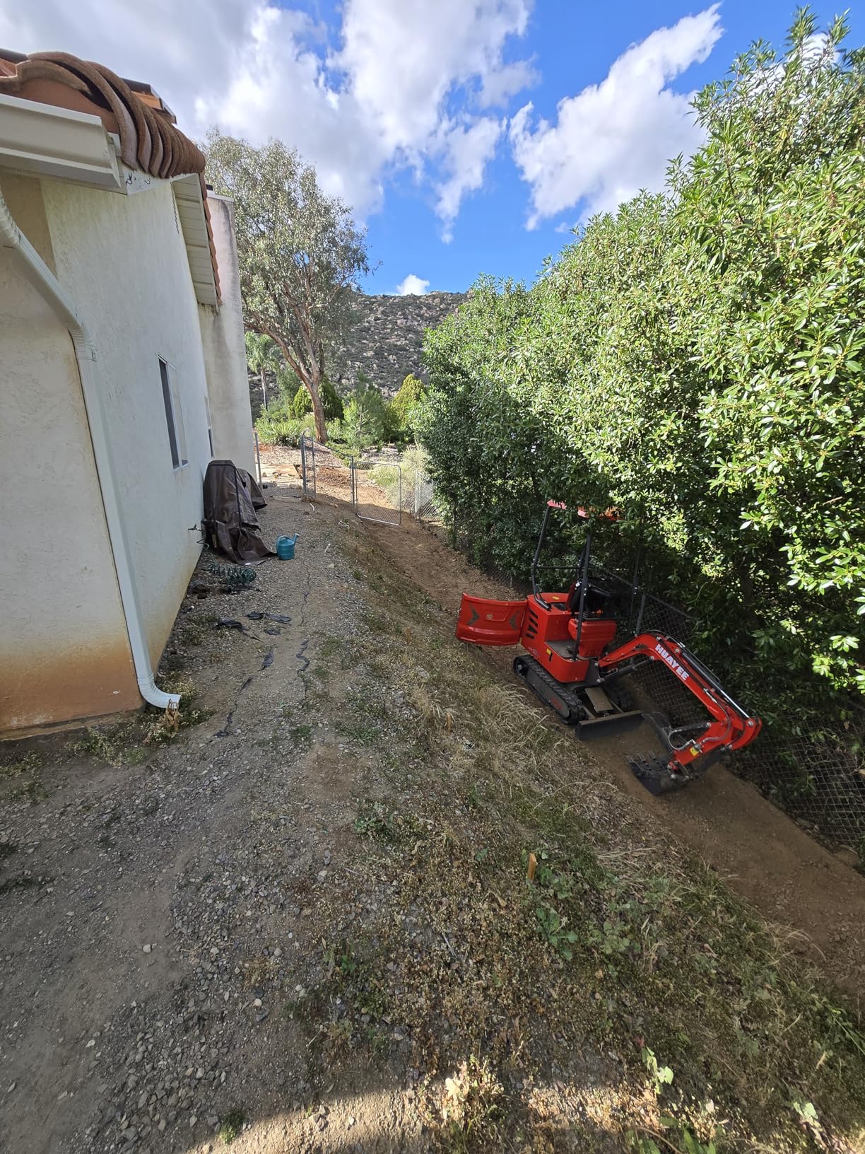 HY12C 1.2T Mini Excavator 13.5HP Gasoline Engine with Hydraulic Thumb - Compact Power for Landscaping & Construction - Includes Delivery & Unloading Service customer photo 2