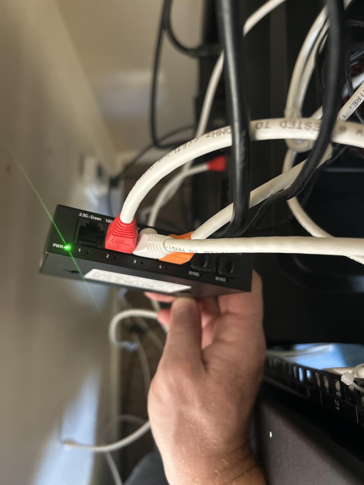 6 Port 2.5Gb Web Managed Switch, 4 x 2.5GbE Ports, 2 x 10G SFP+, Web Managed with Link Aggregation/VLAN/QOS, Metal Fanless Home Lab Network Switch customer photo 1