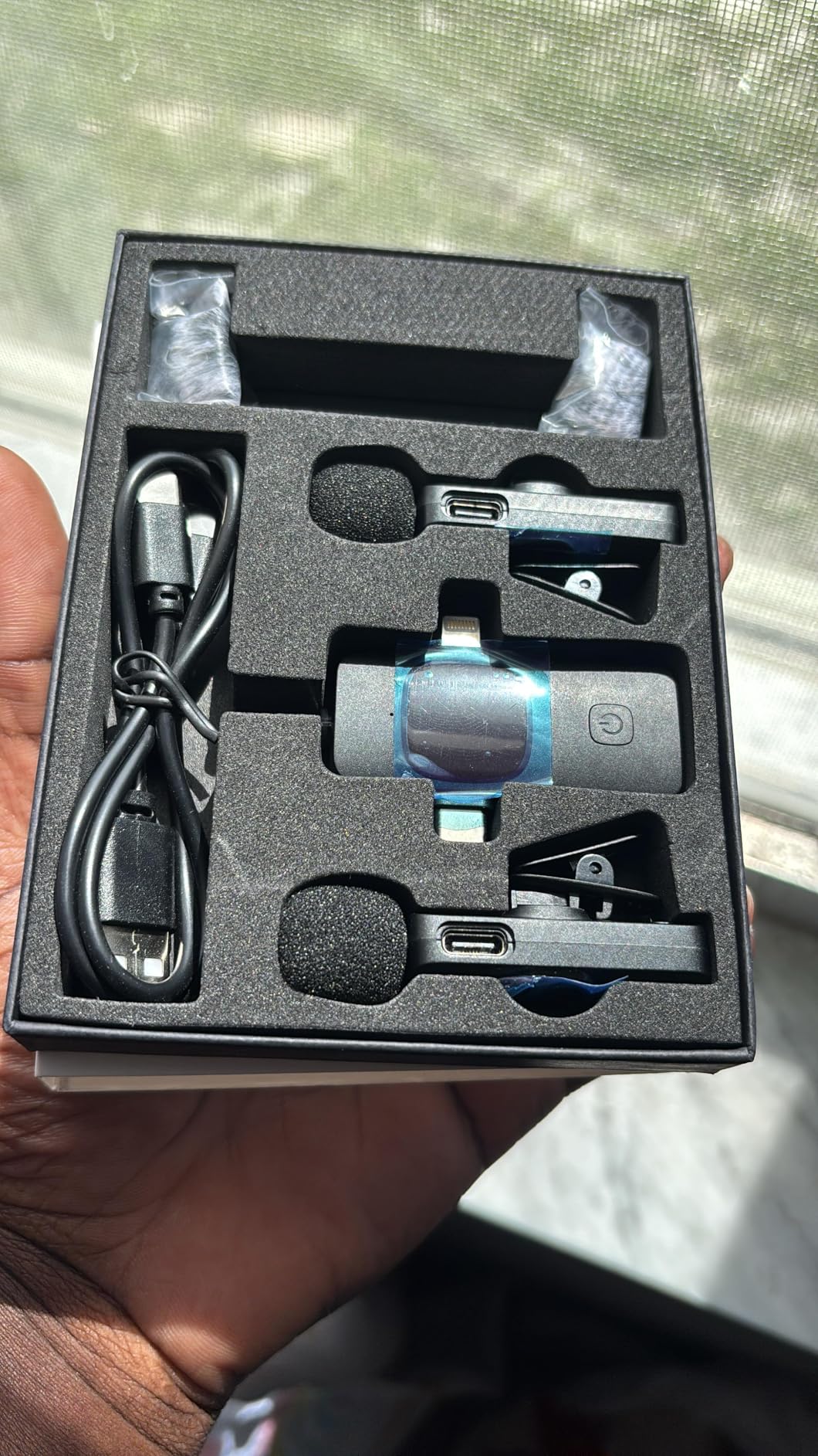 PQRQP 3 in 1 Professional Wireless Lavalier Microphone for iPhone/Android/Camera, Wireless Microphones, Mini Microphone, Crystal Clear Sound Quality for Recording, Live Streaming, Clips-Elegant Black customer photo 1