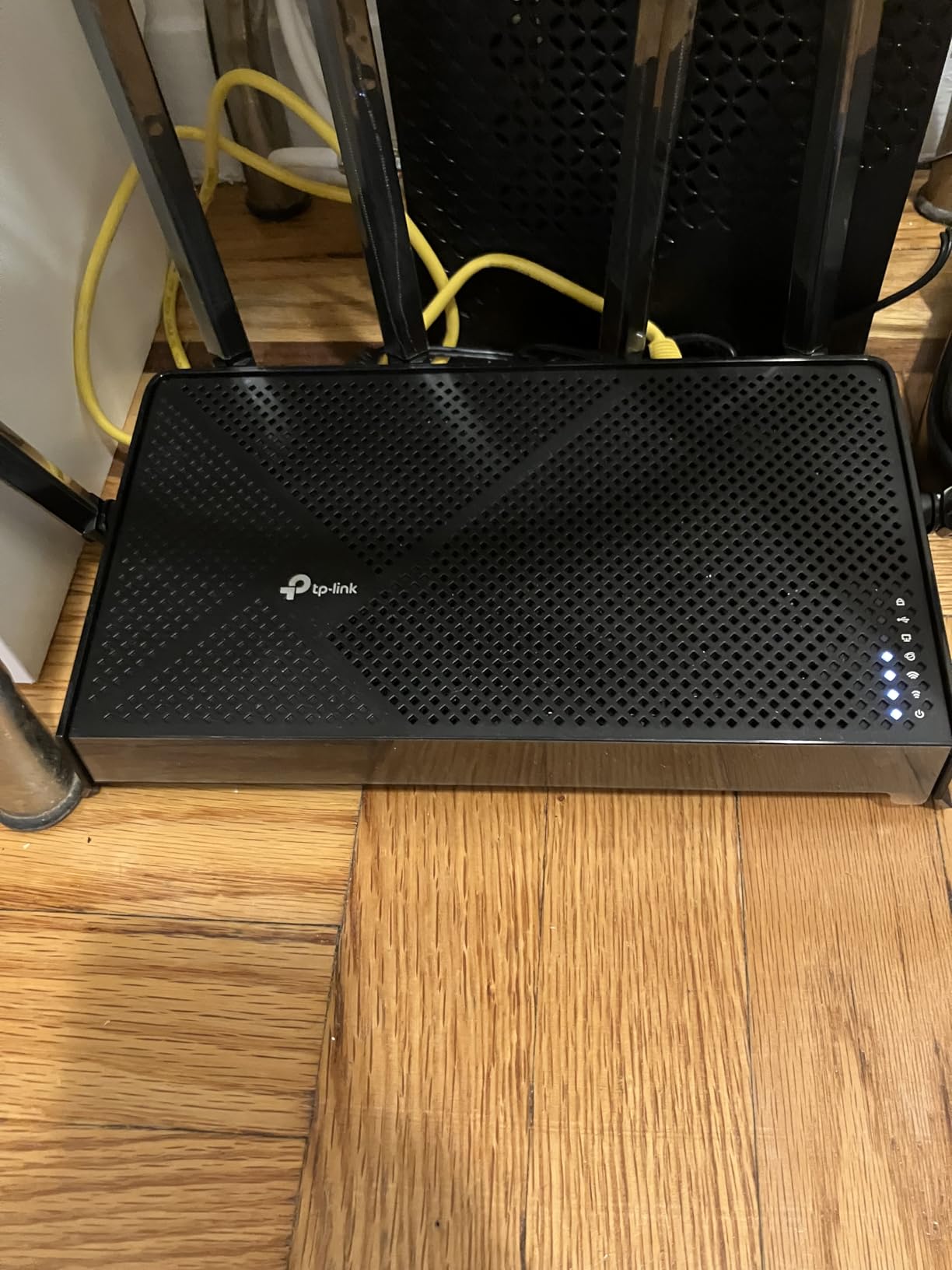 TP-Link BE6500 Dual-Band WiFi 7 Router (BE400) - Dual 2.5Gbps Ports, USB 3.0, Covers up to 2,400 sq. ft., 90 Devices, Quad-Core CPU, HomeShield, Private IoT, Free Expert Support customer photo 2