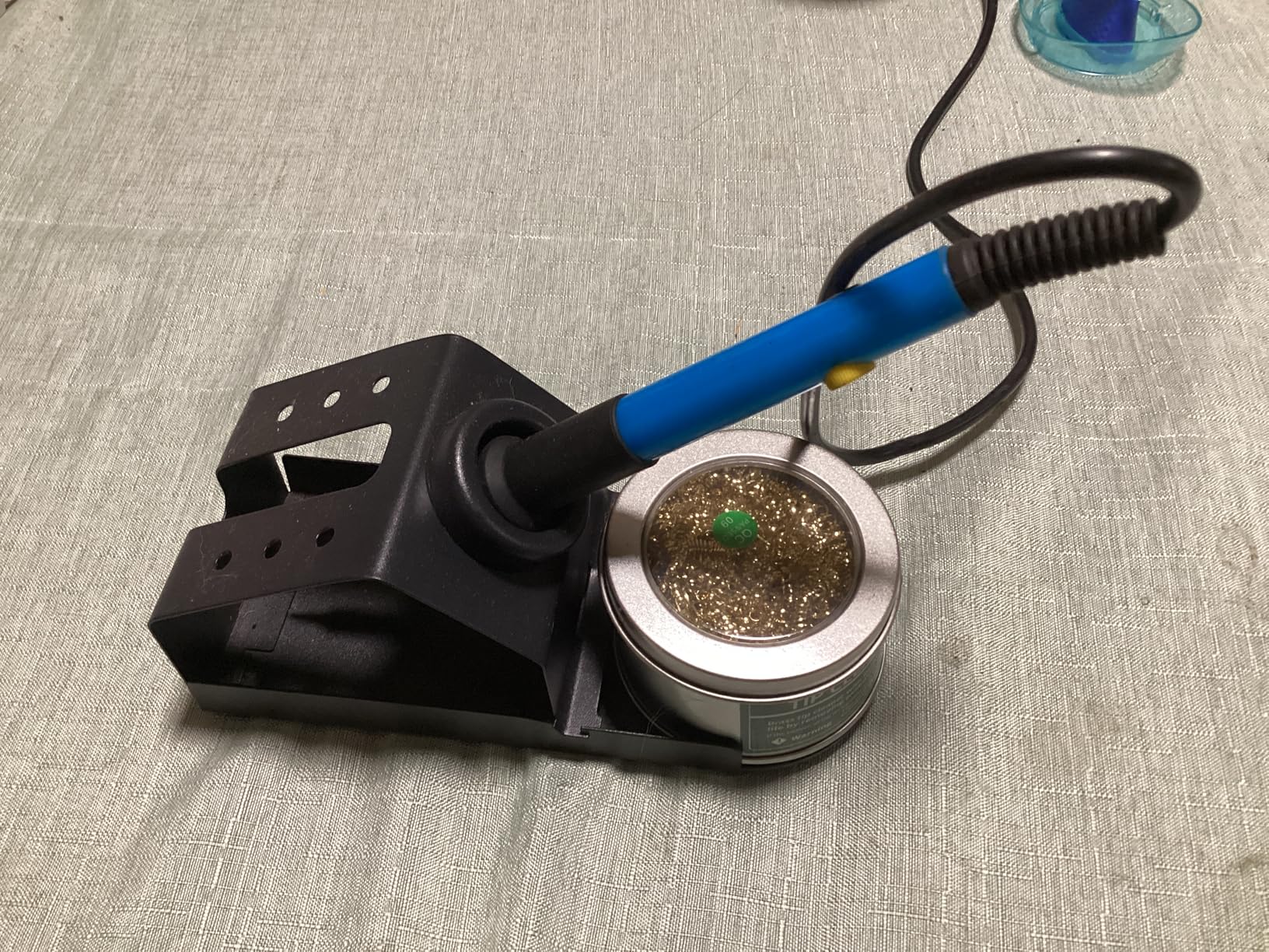YIHUA D-2 Soldering Iron Holder, Heat-resistant Tip Cleaner with Brass Wool Tip Cleaner and Cleaning Sponge for Stable Soldering Iron Storage and Cleaning customer photo 2