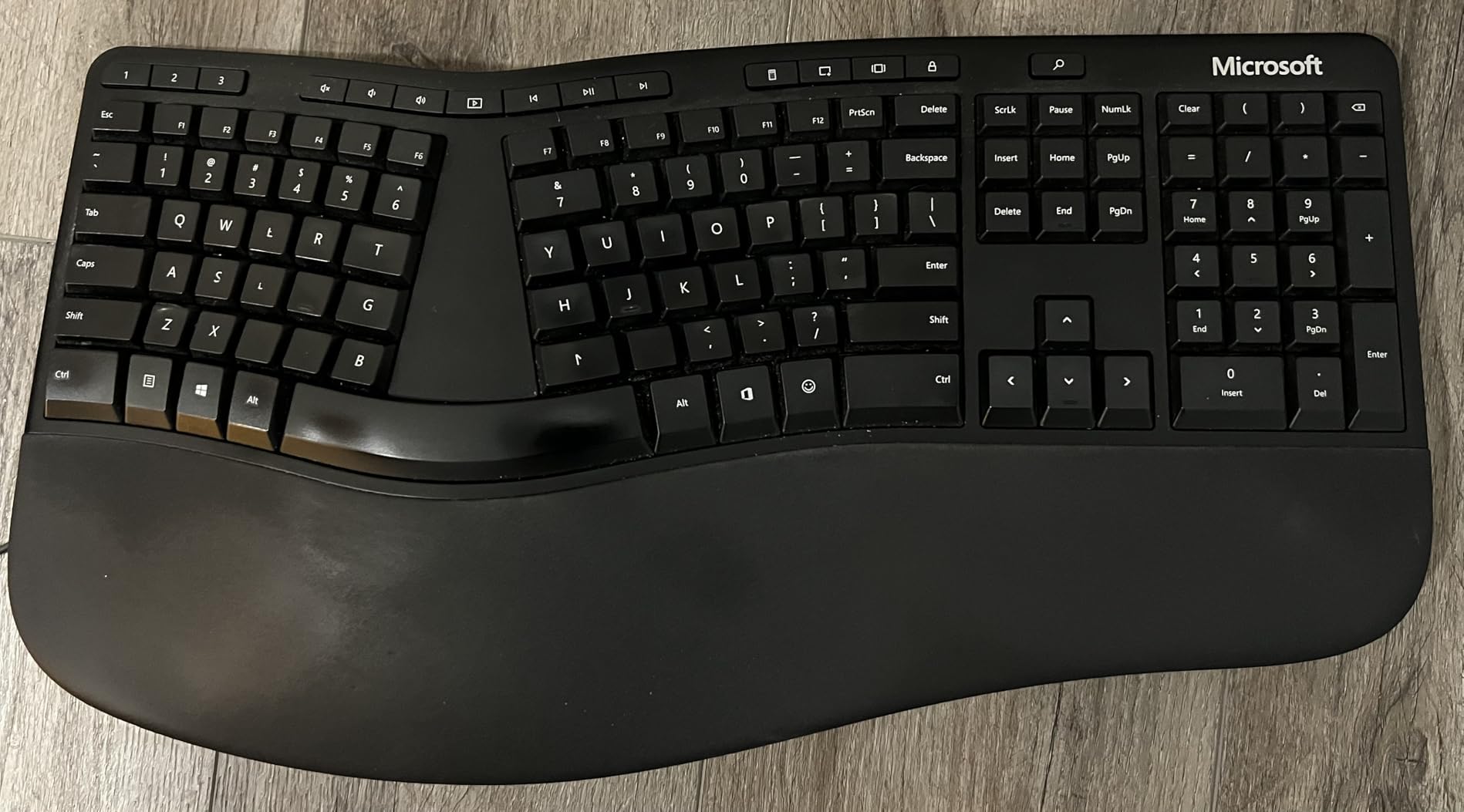 Incase Ergonomic Keyboard - Designed by Microsoft - Refined Ergonomic Design, Built-in Shortcuts Keys, Layered Palm Rest for Elevated Wrist Support, Integrated Number Pad - Black customer photo 2