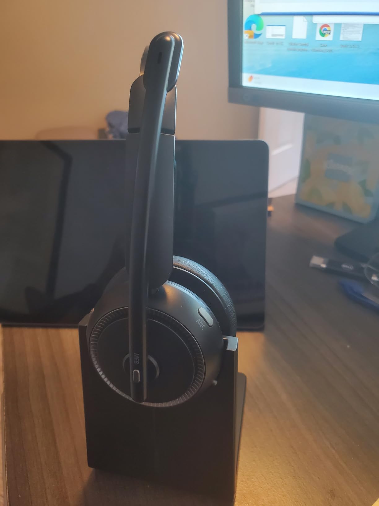 Upgrade ANC & ENC Wireless Headset with Mic for Work(Flip-to-Mute & Dongle) customer photo 2