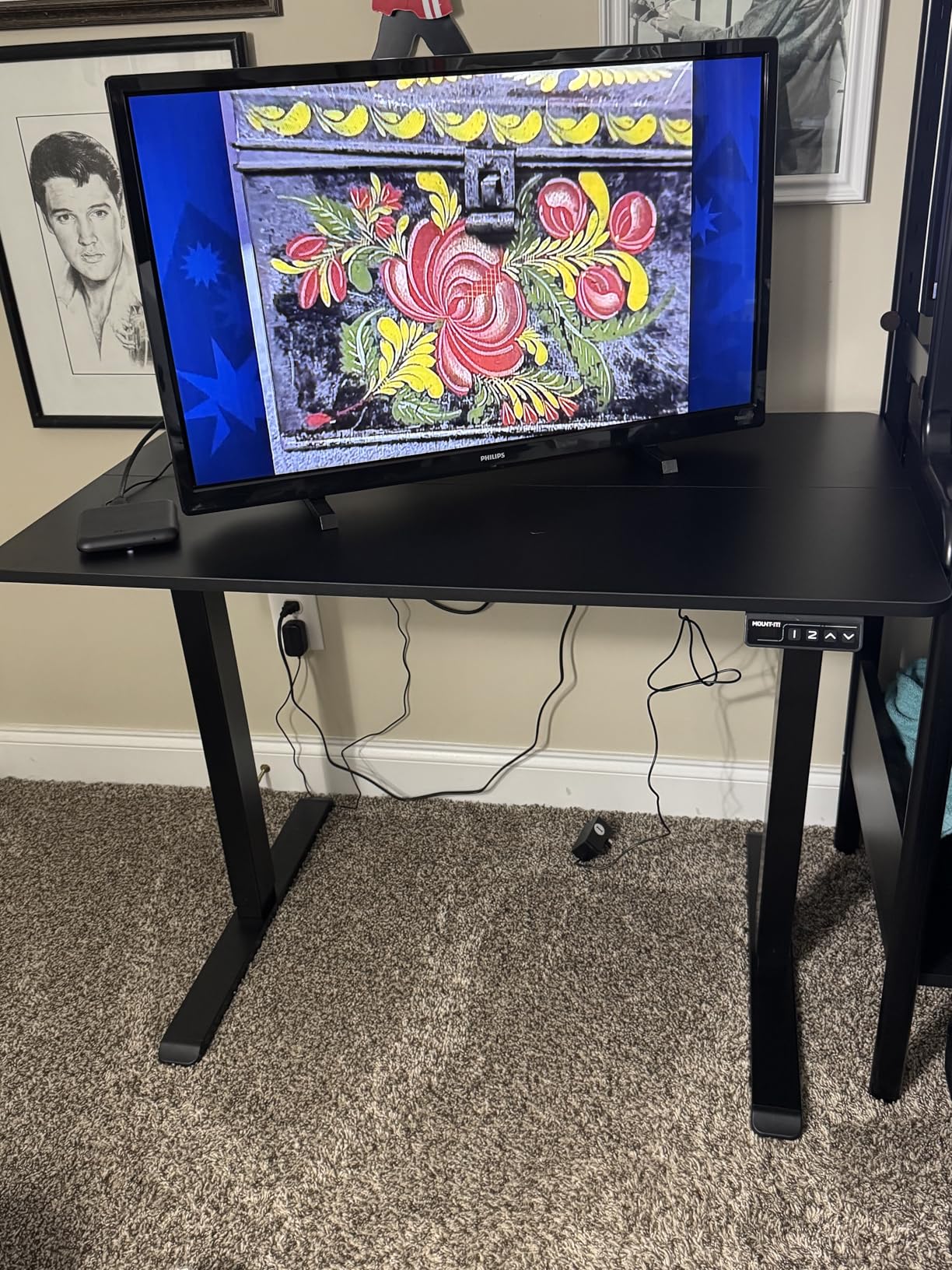 Mount-It! Electric Standing Desk Adjustable Height 40x24 - Compact Sit Stand Desk with Memory Presets, Home Office Workstation, Ergonomic Small Computer Table, Black Frame and Black Top customer photo 2