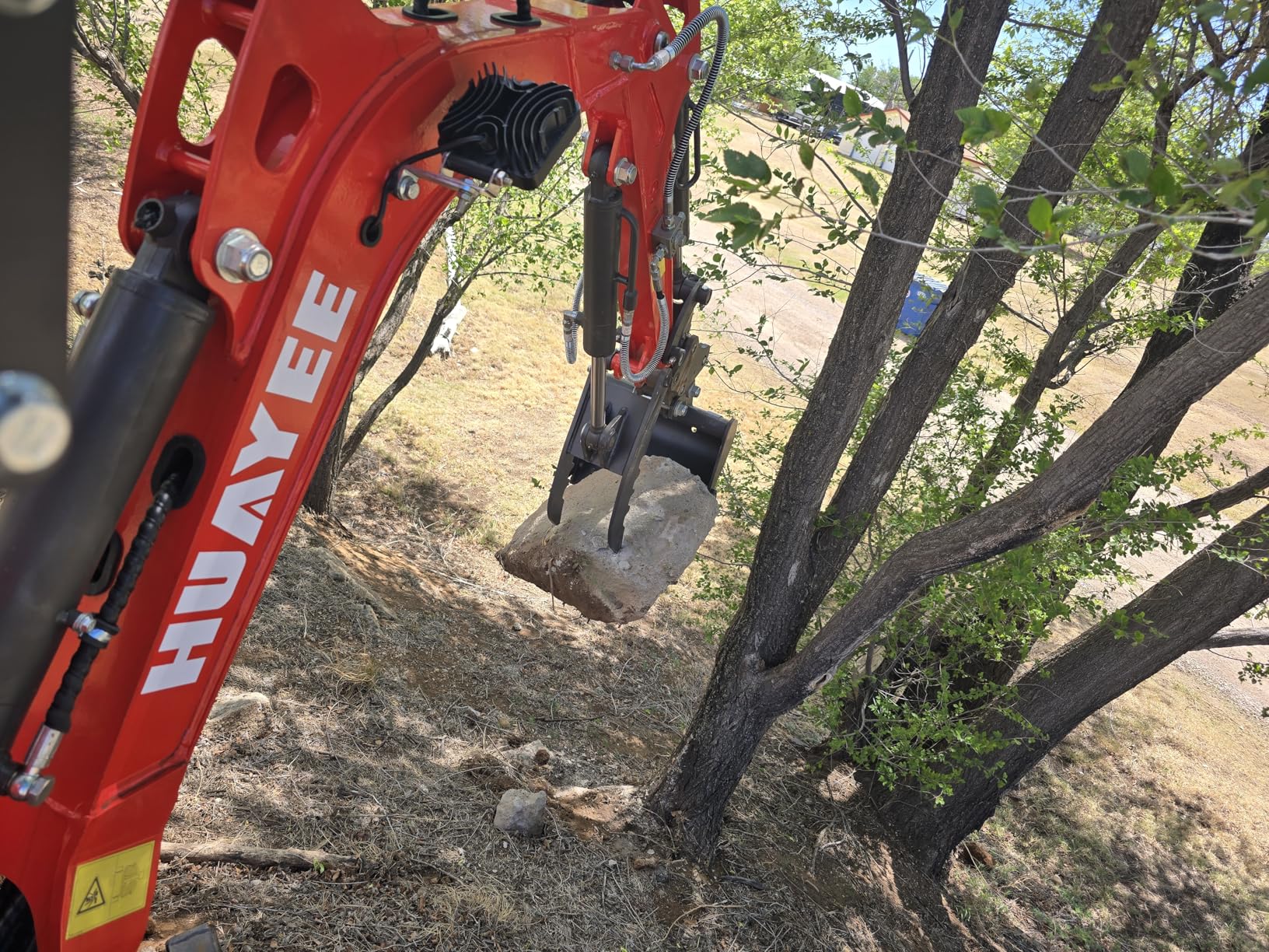 HY14C 1.4T Mini Excavator - 13.5HP B&S Gas Engine with Side Swing, Hydraulic Thumb & Semi-Automatic Quick Coupler - Includes Transparent Protective Cover customer photo 2