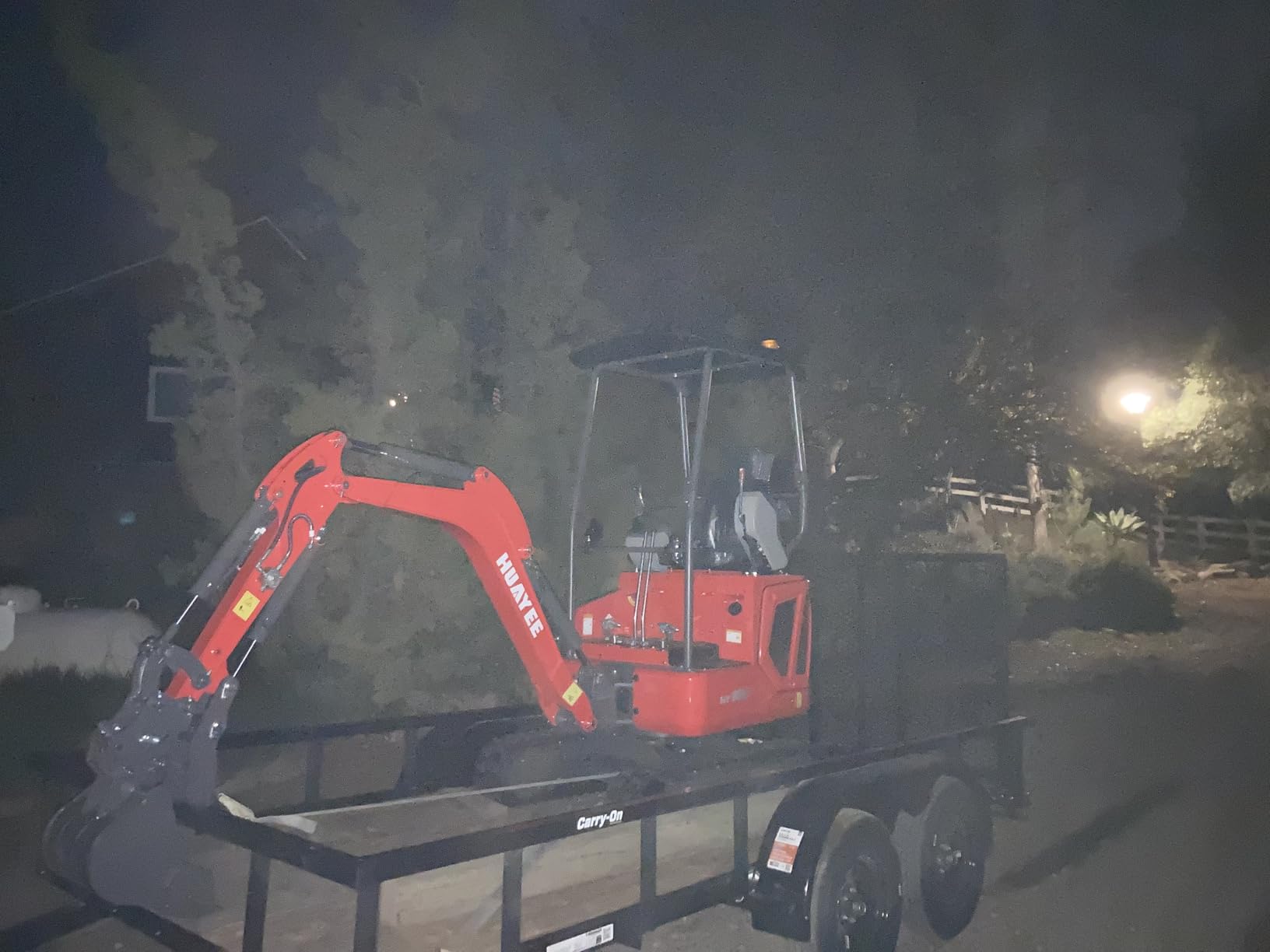 HY14G 1.4T Mini Excavator 14HP KubotaDiesel Engine w/Hydraulic Thumb, Semi-Auto Quick Coupler, Pilot Control & Side Swing - Includes Delivery/Unloading Service customer photo 1