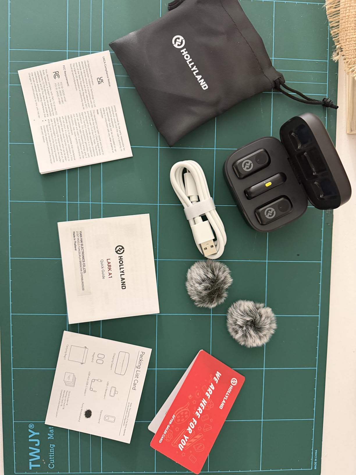 Hollyland Lark A1 Wireless Microphone for iPhone 17/16/15 & Android, 48kHz/24-bit, 3-Level Intelligent Noise Cancel, Mini Mic for YouTube, Podcast, Vlogging (Black, 2TX + USB-C RX + Charging Case) customer photo 1