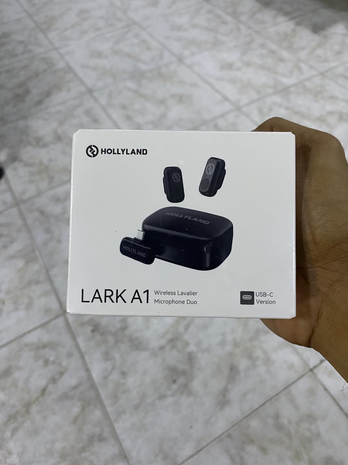Hollyland Lark A1 Wireless Microphone for iPhone 17/16/15 & Android, 48kHz/24-bit, 3-Level Intelligent Noise Cancel, Mini Mic for YouTube, Podcast, Vlogging (Black, 2TX + USB-C RX + Charging Case) customer photo 2