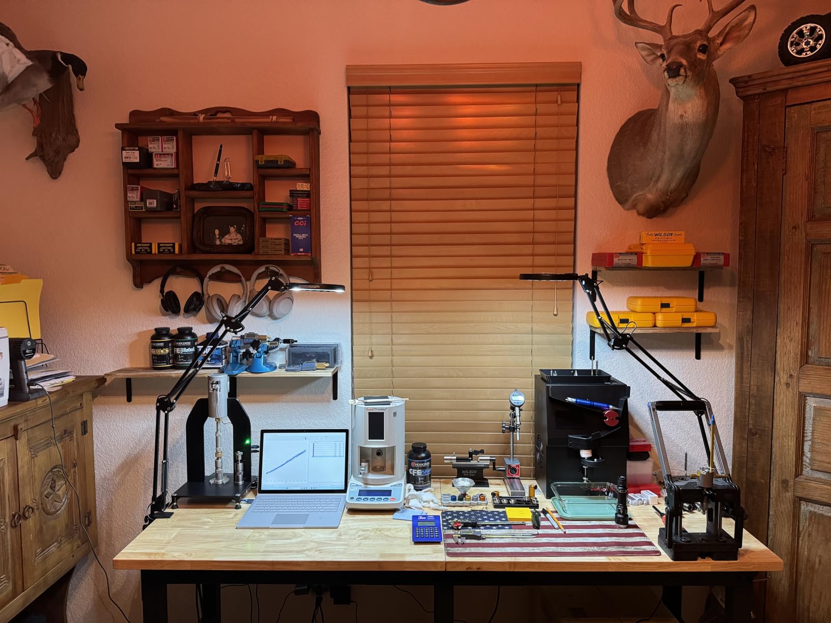 12X Magnifying Glass with Light and Stand, Ultra Long 3-Section Swing Arm, 5 Colors Helping Hands Magnifying Lamp, 4-Way Large Metal Clamp LED Lighted Magnifier Lamp for Craft Workbench Repair customer photo 1