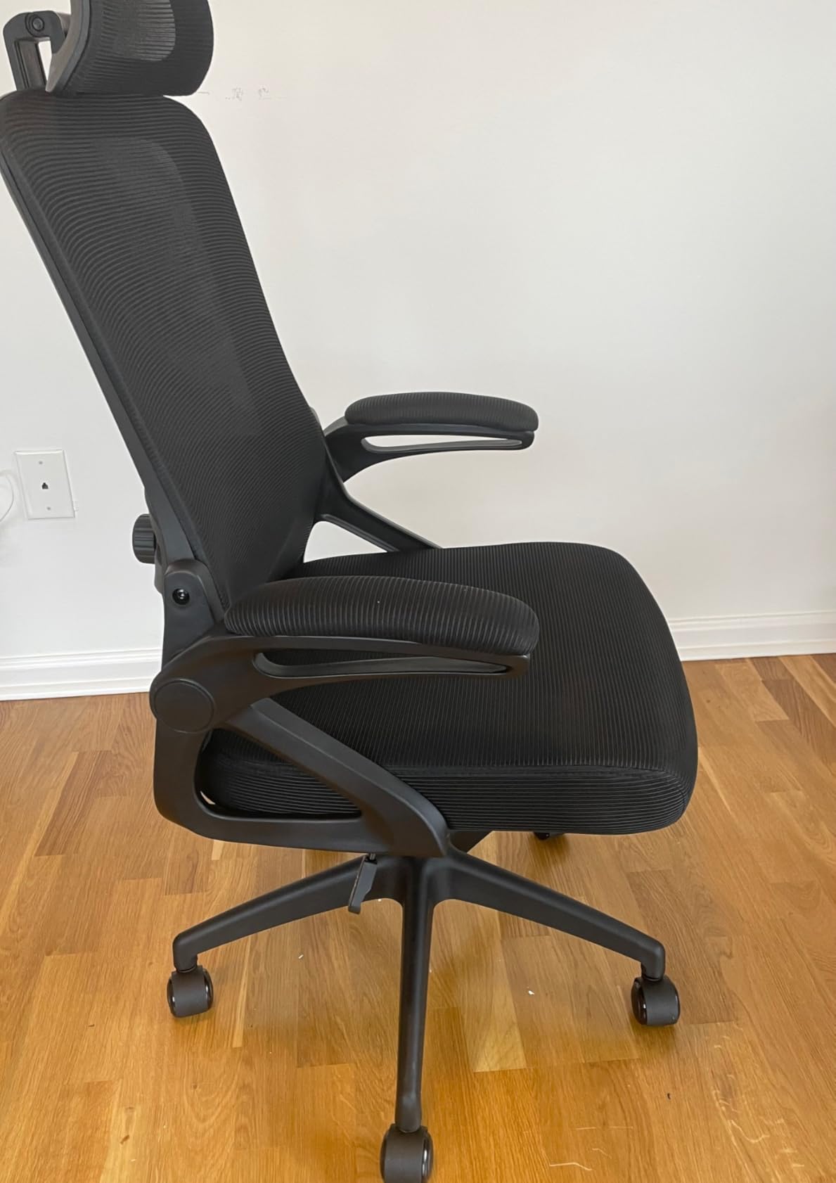 Fizzin Ergonomic Office Chair, 400 LBS Computer Chairs with Adjustable Lumbar Support, Breathable Mesh Desk Chair Ergonomic with Thickened Cushion, Comfy Home Office Desk Chair (Black) customer photo 2