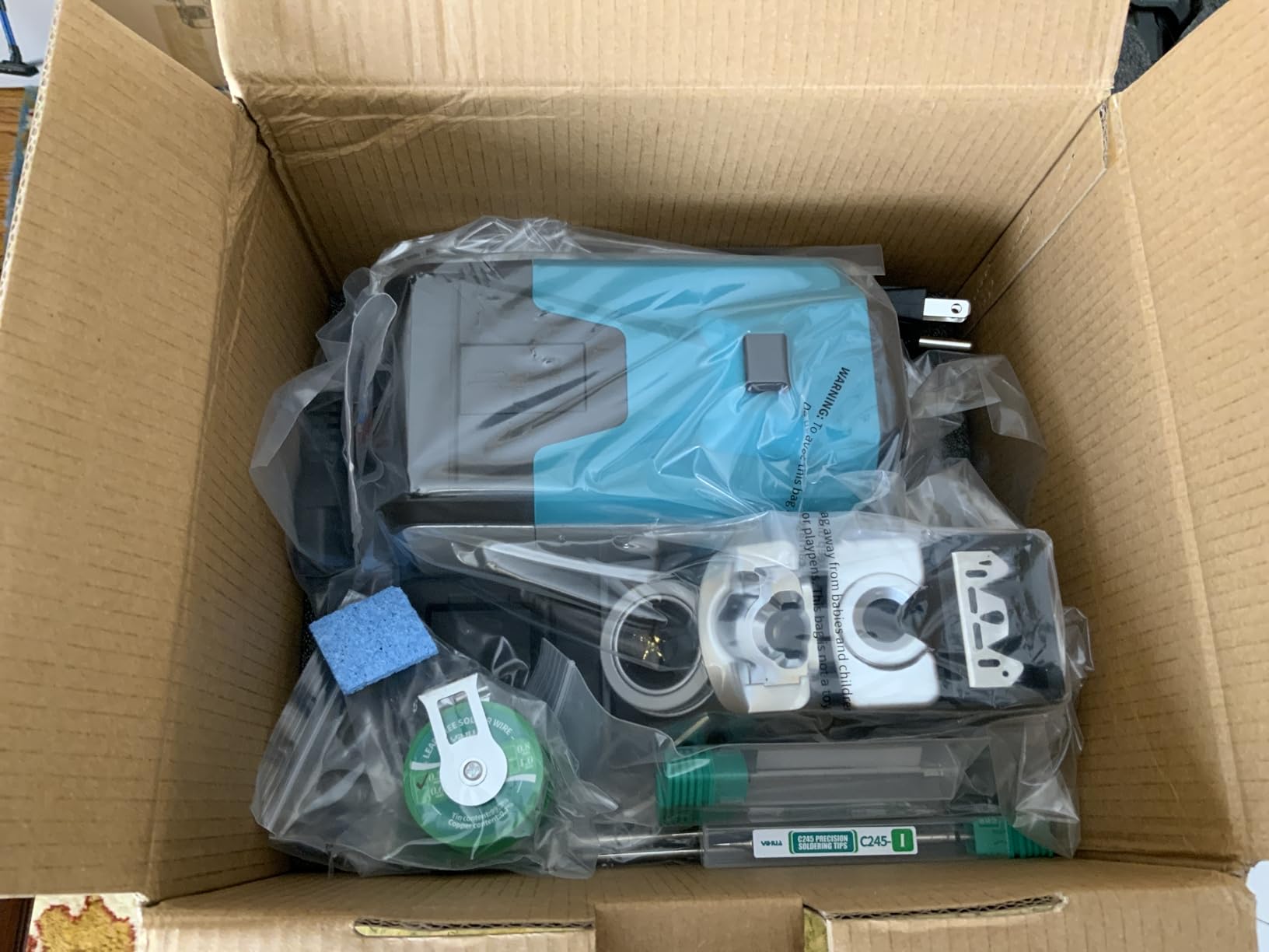 YIHUA 982D-I PRO 2 IN 1 Precision Microsoldering Iron Hot Tweezers Soldering Station with 10 Tip Cartridges, Individual Operating Interfaces, Dual Holder, Auto Temp Calibration, 4 Pre-set Channels customer photo 2