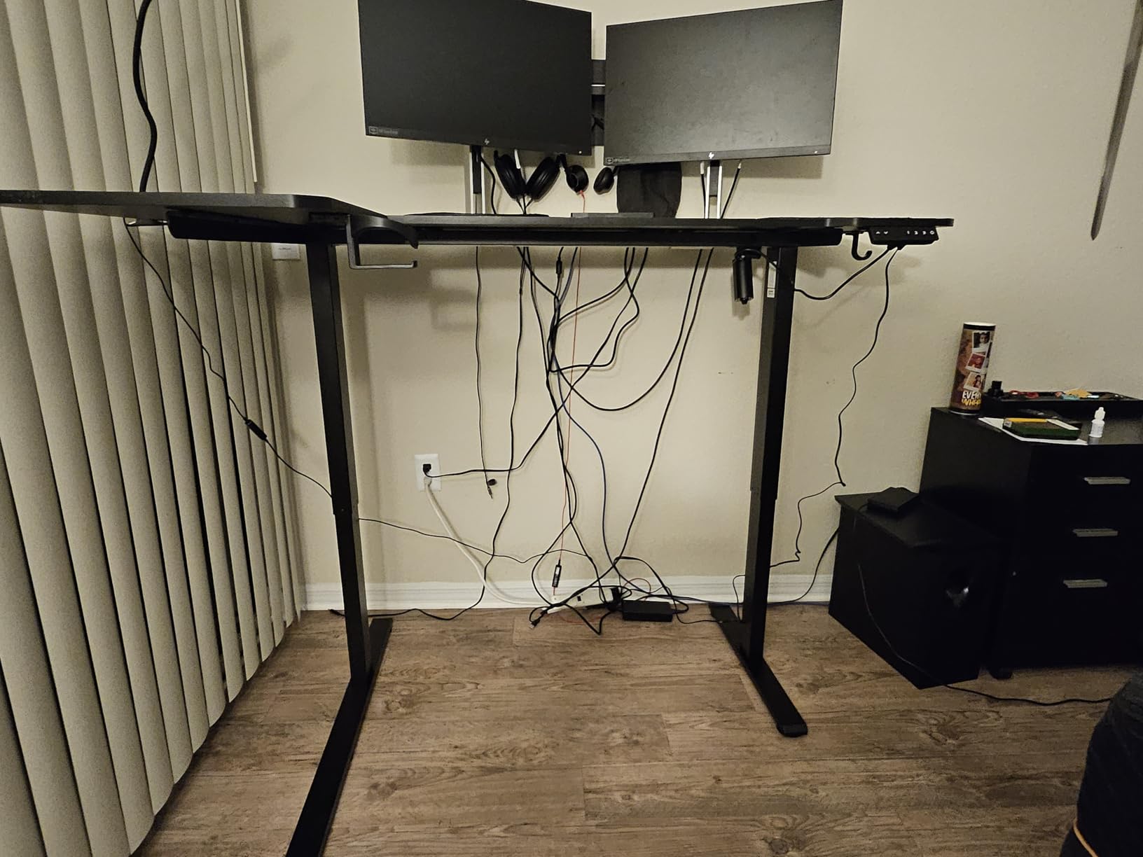 Acrolix 59 Inch L Shaped Standing Desk Adjustable Height, Electric Corner Standing Desk, Sit Stand Computer Table with Reversiable Splice Board, Light Rustic Brown customer photo 2