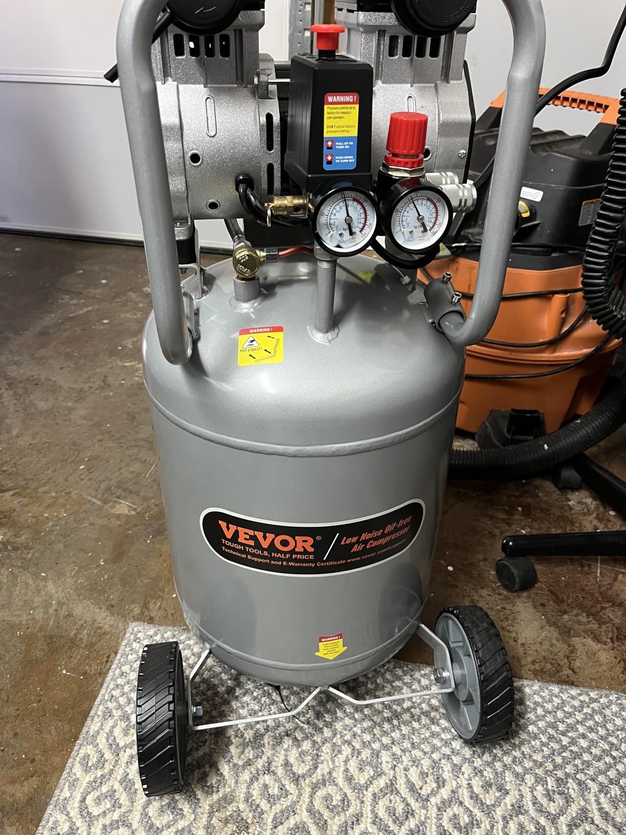 VEVOR 13-Gallon Air Compressor, 2HP, 4.6 SCFM@90PSI, Oil-Free Tank, 66dB Quiet Operation customer photo 2