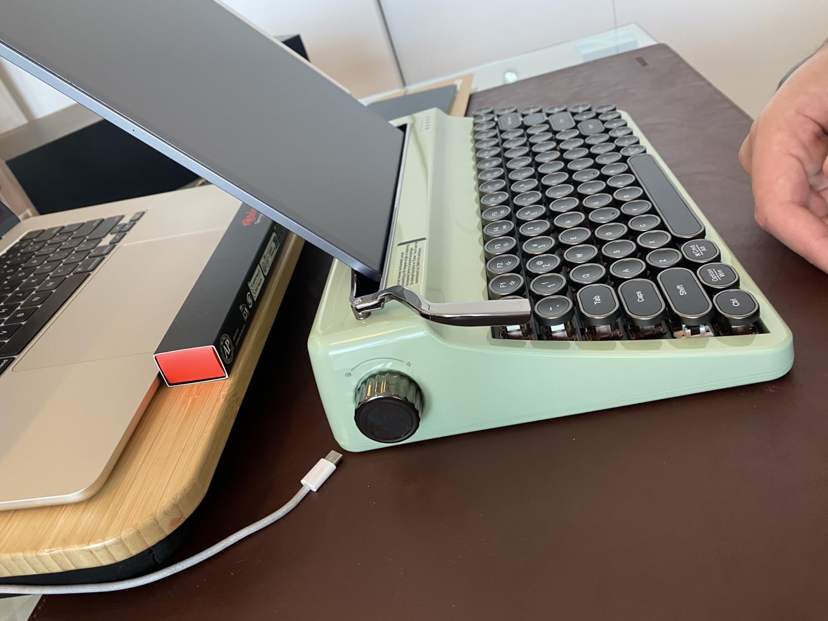 YUNZII QL75 Wireless Typewriter Hot Swap Retro Mechanical Keyboard, Punk Round Keycaps, RGB Backlit QMK/VIA Programmable, Multi-Device with 2.4GHz/Type-C/BT5.0 customer photo 2