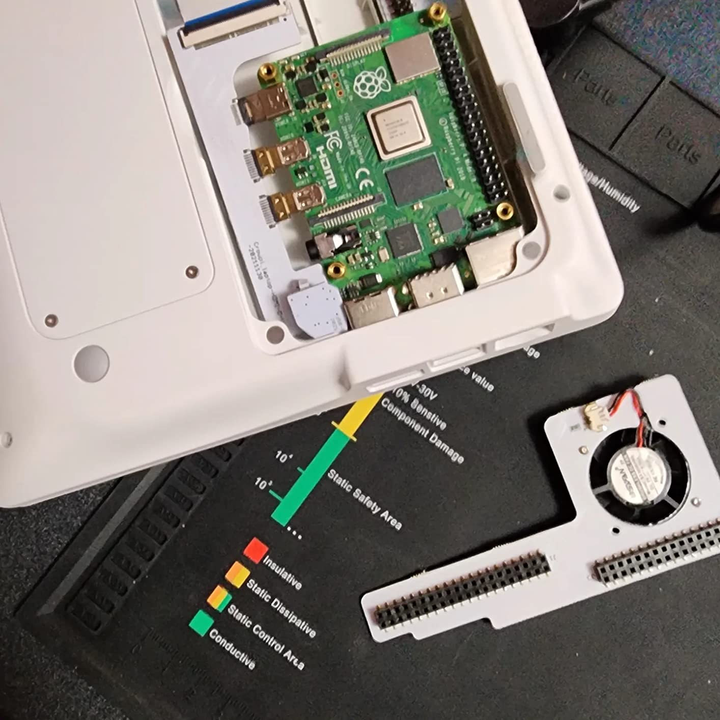 ELECROW CrowPi 2 All-in-one Kit with RPi 5 8GB Board & 11.6 Inch IPS Screen, Compatible for Raspberry Pi 4/5 Laptop, Learning Programming Sensor Kit for Professional Adult (Deluxe Kit) customer photo 1