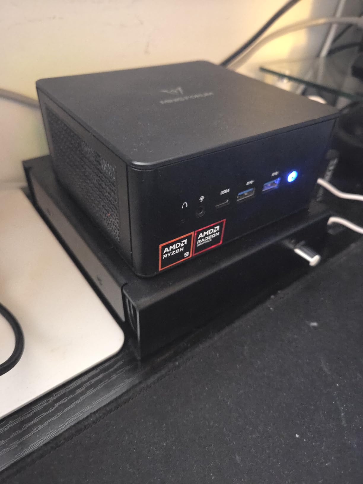 Quiet 120mm USB Fan, Aluminum Stand with Cooling Fan, Compatible with Mac mini - Desktop Organizer for Router, TV Box, Mini PC, Switch- Heat Dissipation Design for Home/Office Use (TF-120) customer photo 2