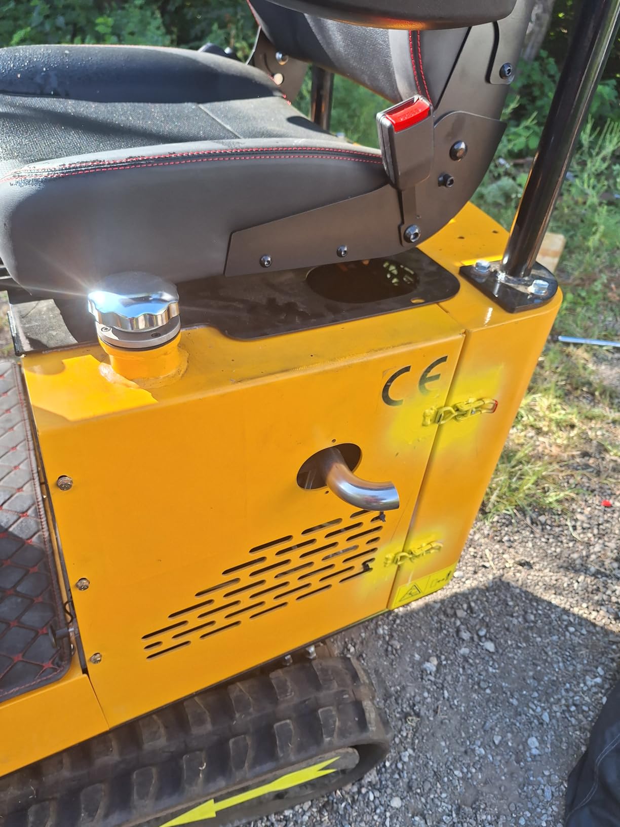 MMS 1 Ton Mini Excavator with 13.5HP Gasoline Engine, Bucket, Canopy, Hydraulic Thumb Clamp, US Stock Compact Backhoe Digger Crawler Excavator for Trenches, Farm, Construction, Gardening Yellow customer photo 2