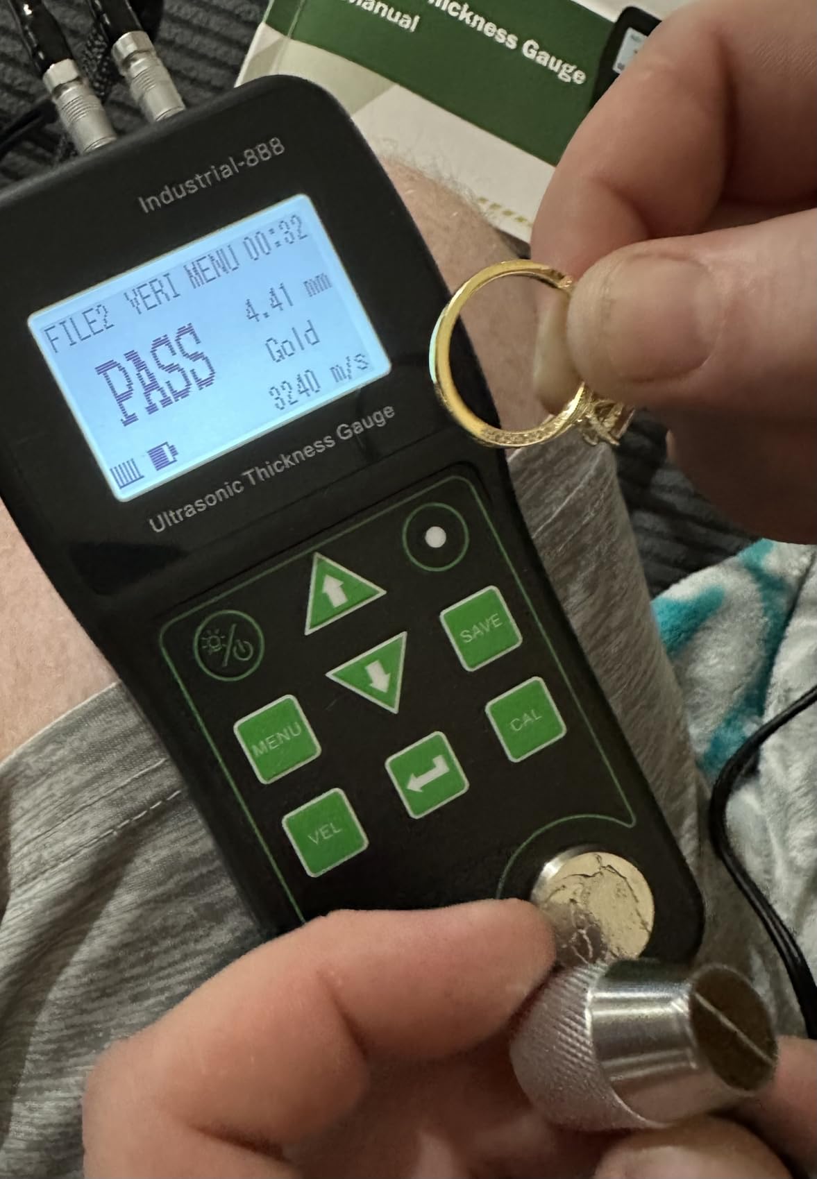 Ultrasonic Thickness Gauge Industrial-888 - Echo-Echo Through Coating, Pulse-Echo for Cast Iron customer photo 2