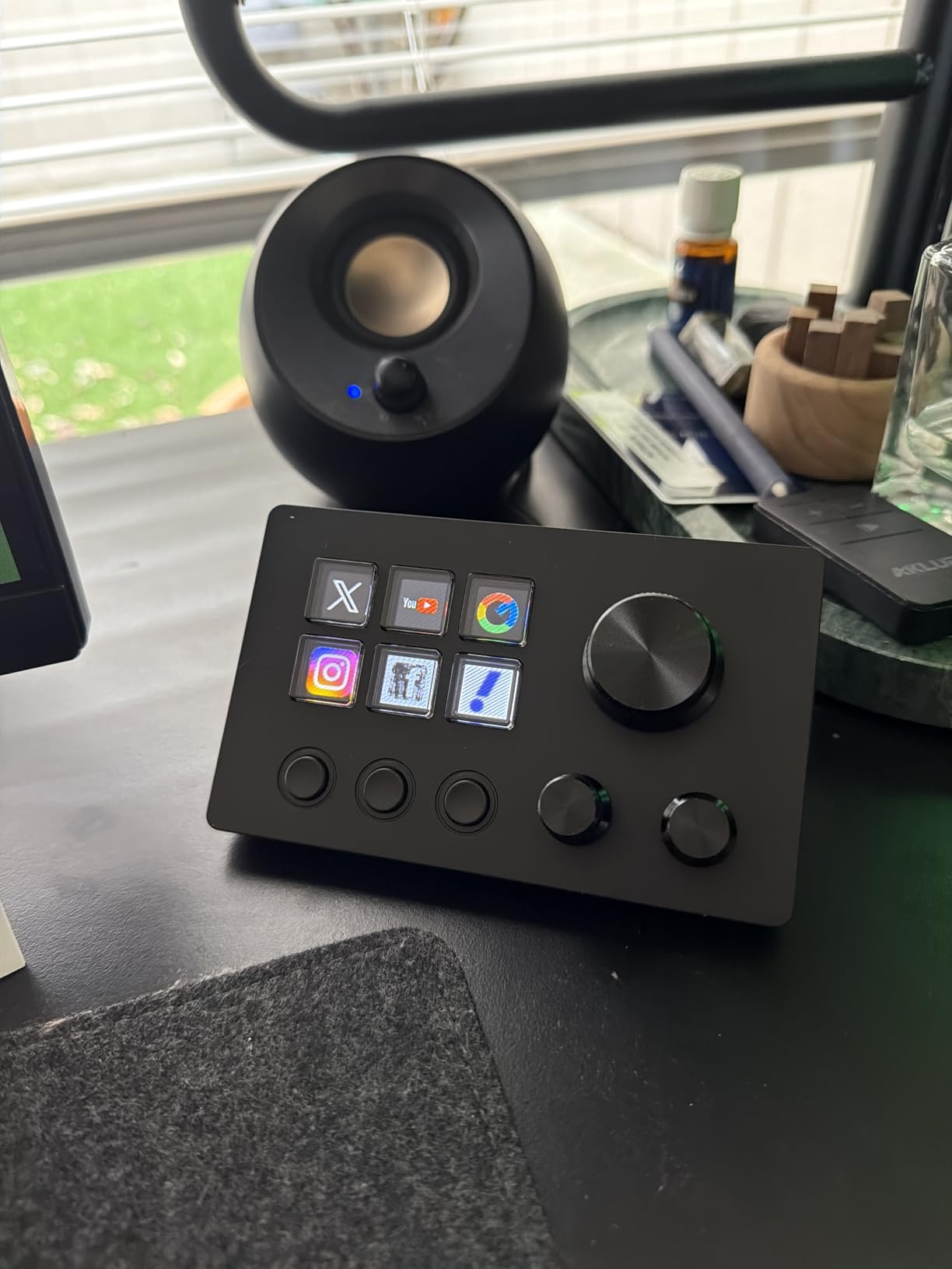 ActionRing Streaming Macro Keypad, Stream Controller Deck, Gaming Shortcut Keyboard, with 6 Customizable LCD Shortcut Keys, 3 Buttons and 3 Dials, Trigger Actions in OBS/Twitch/YouTube, For office workers and Content creaters,Windows 10/Mac14.0 (N3 Black) customer photo 2