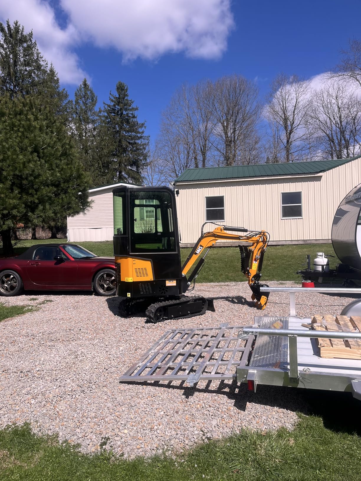 MMS 1 Ton Mini Excavator with Enclosed Cab, Hydraulic Thumb & Quick-Change Coupler, Compact Crawler Digger for Demolition, Trenching, Landscaping, and Material Handling customer photo 2