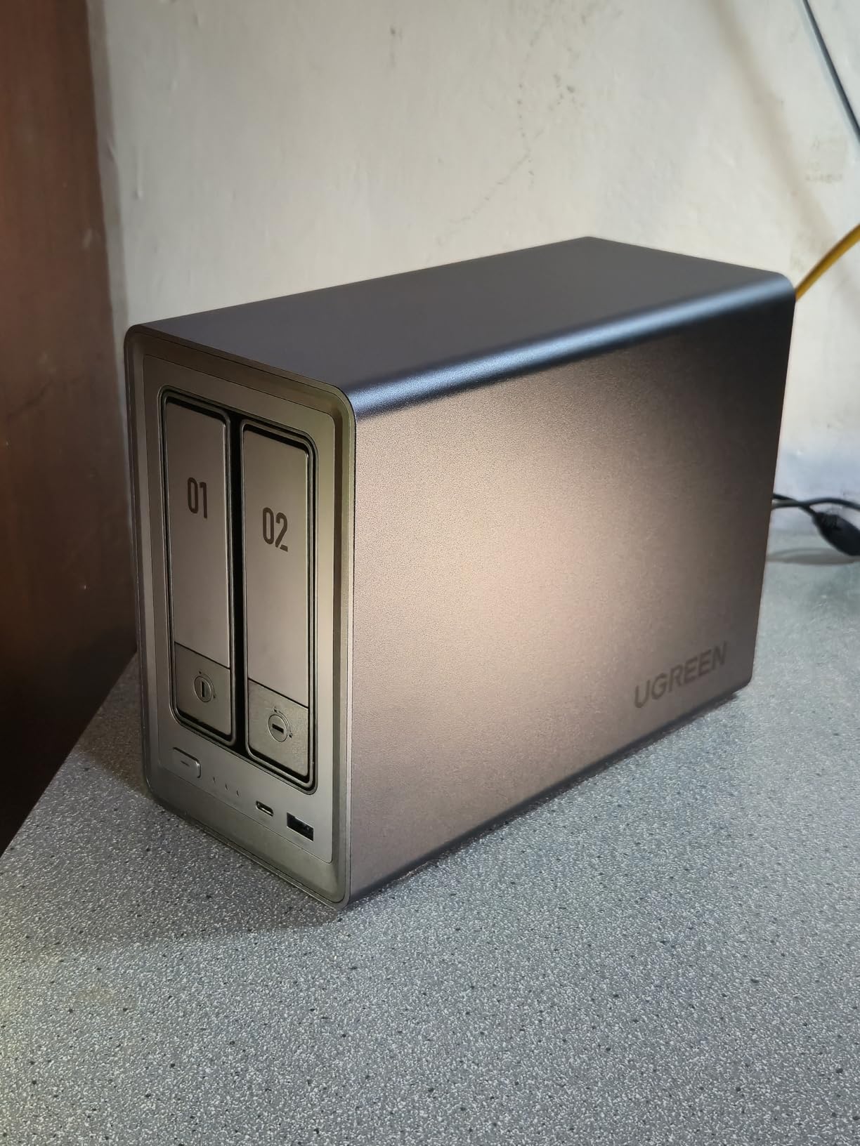 UGREEN NAS DXP4800 Pro 4-Bay Desktop NAS, Intel Core i3-1315U 6-Core CPU, 8GB DDR5 RAM, Built-in 128G SSD, 1x 10GbE, 1x 2.5GbE, 2X M.2 NVMe Slots, 4K HDMI customer photo 2