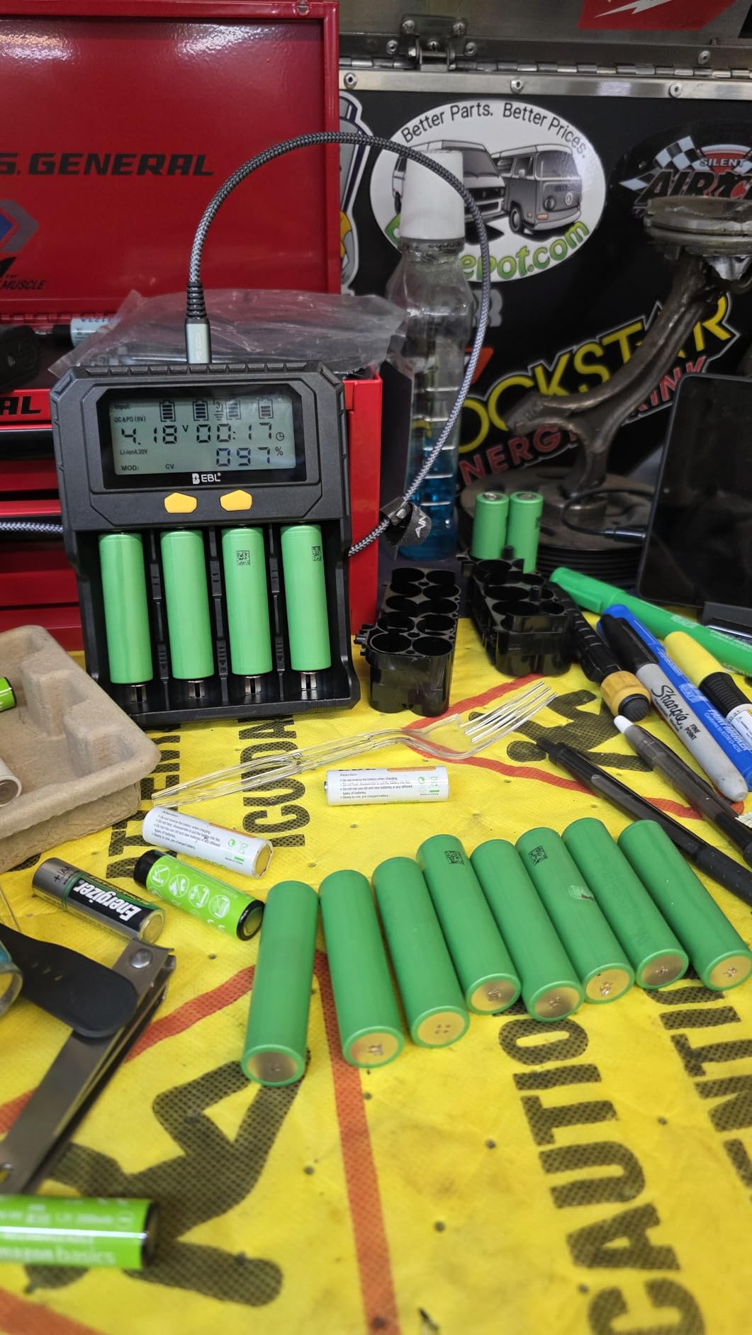 EBL 18650 Battery Charger with Discharge & Testing Functions, Universal Battery Charger customer photo 1
