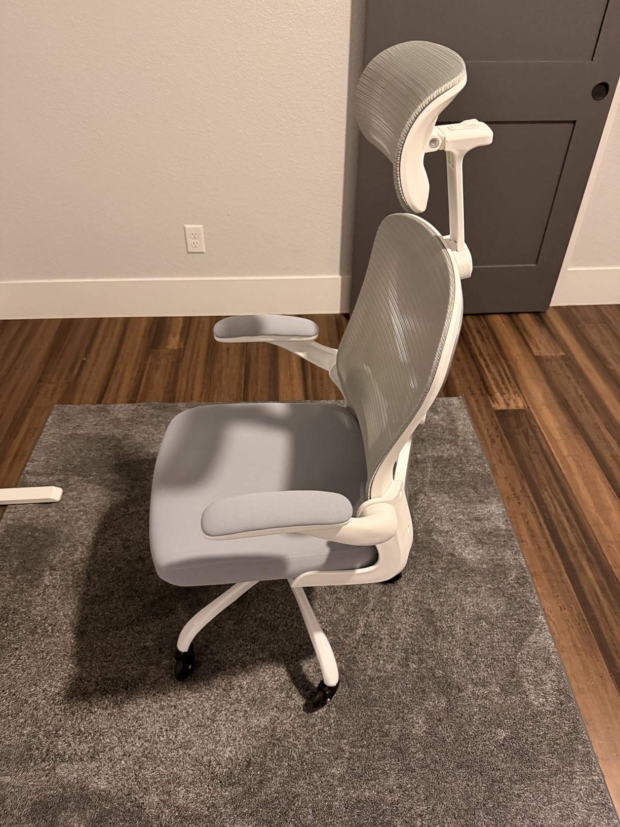 Office Chair for Back & Neck Pain Relief, Virgin Foam Seat, 2D Adjustable Lumbar & 3D Headrest, Flip-Up Armrests, Tilt & Rock for Relaxation, Black/Carbon Fiber customer photo 1