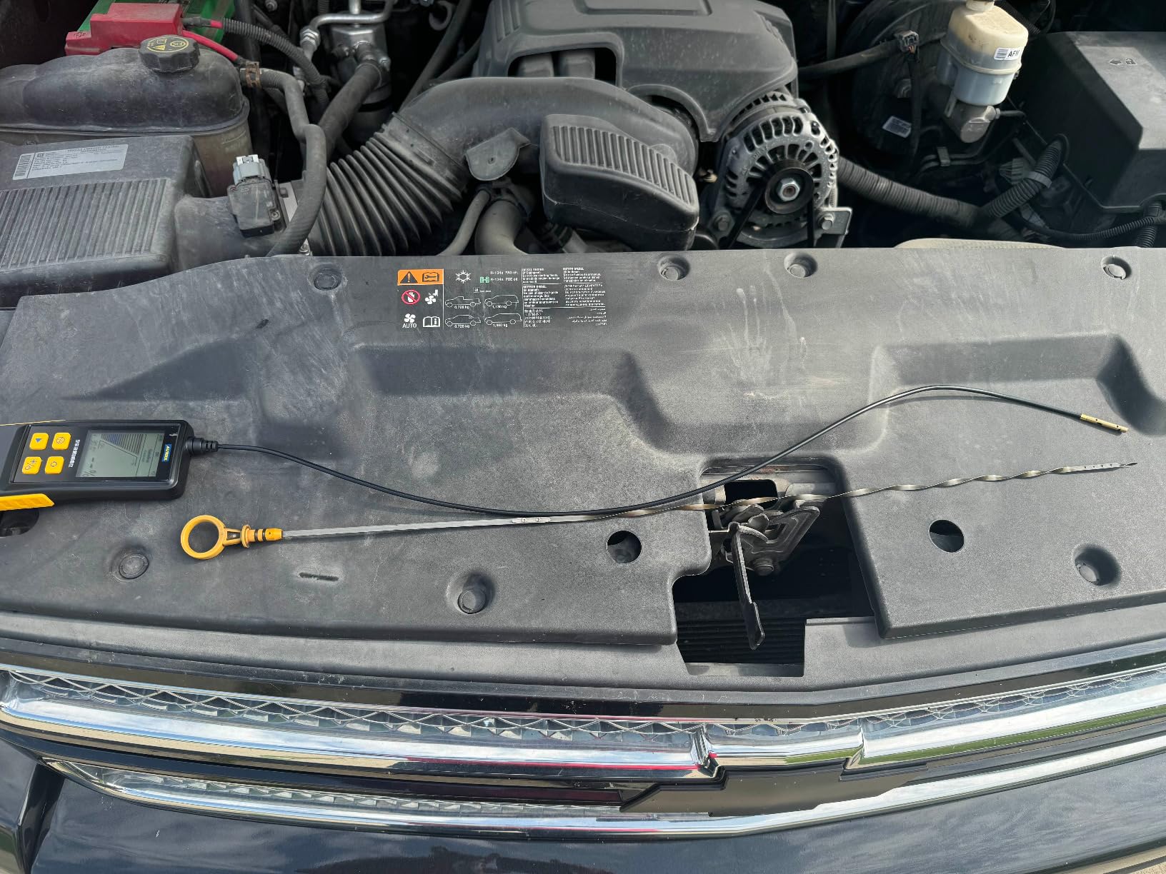 Engine Oil Tester Gasoline & Diesel Engine Oil Quality Tester Detector Analysis Kit High-Precision Car Oil Diagnostic Tool with 50inch Flexible Probe, Identifier & Sound Prompt, 2.8in Backlit Display customer photo 1