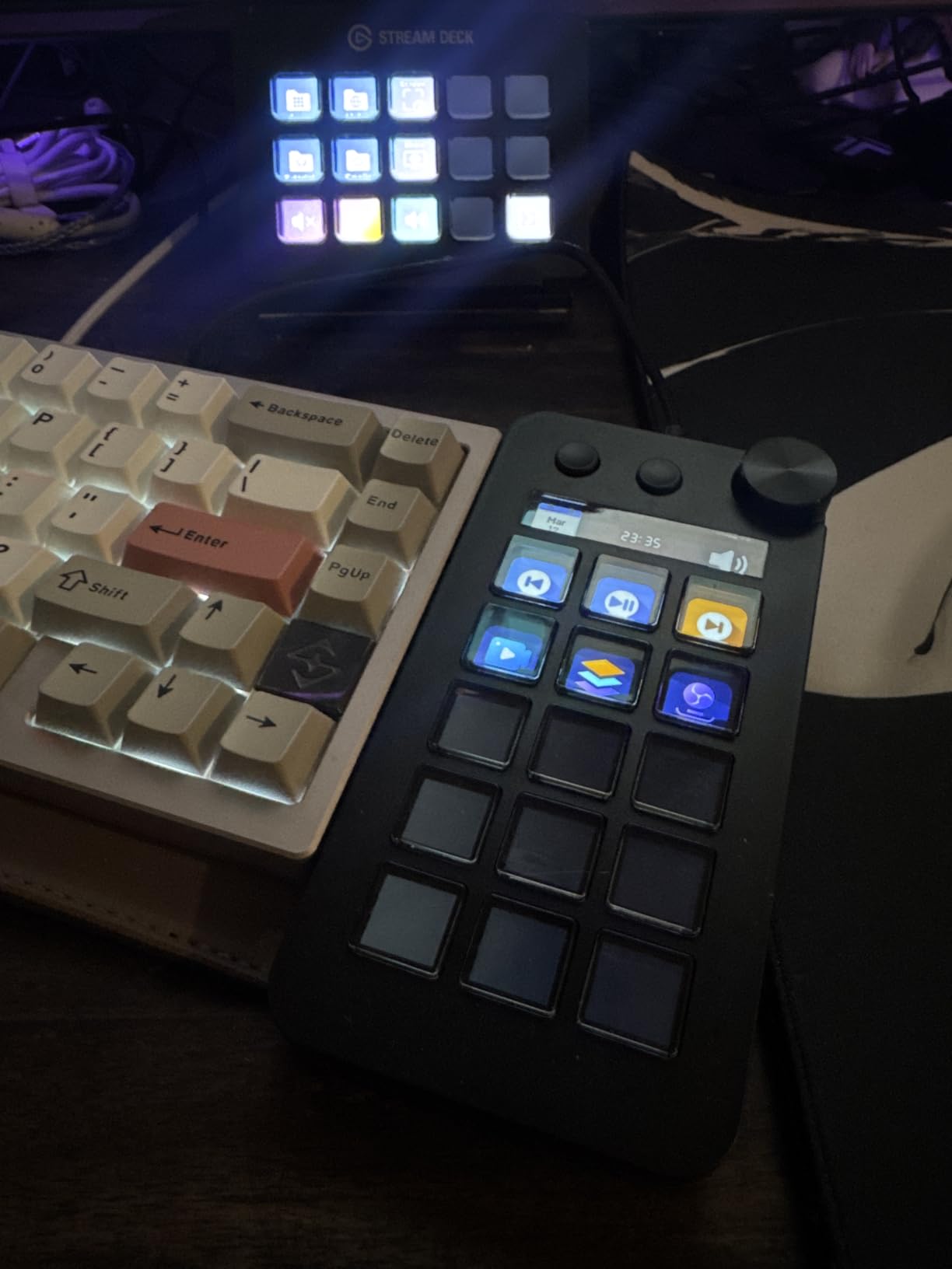 TreasLin VSDinside Stream Controller Deck with 18 Customizable Macro Keys to Trigger Actions in OBS Twitch YouTube for Content Creators Stream Dock Compatible with PC & Mac customer photo 1