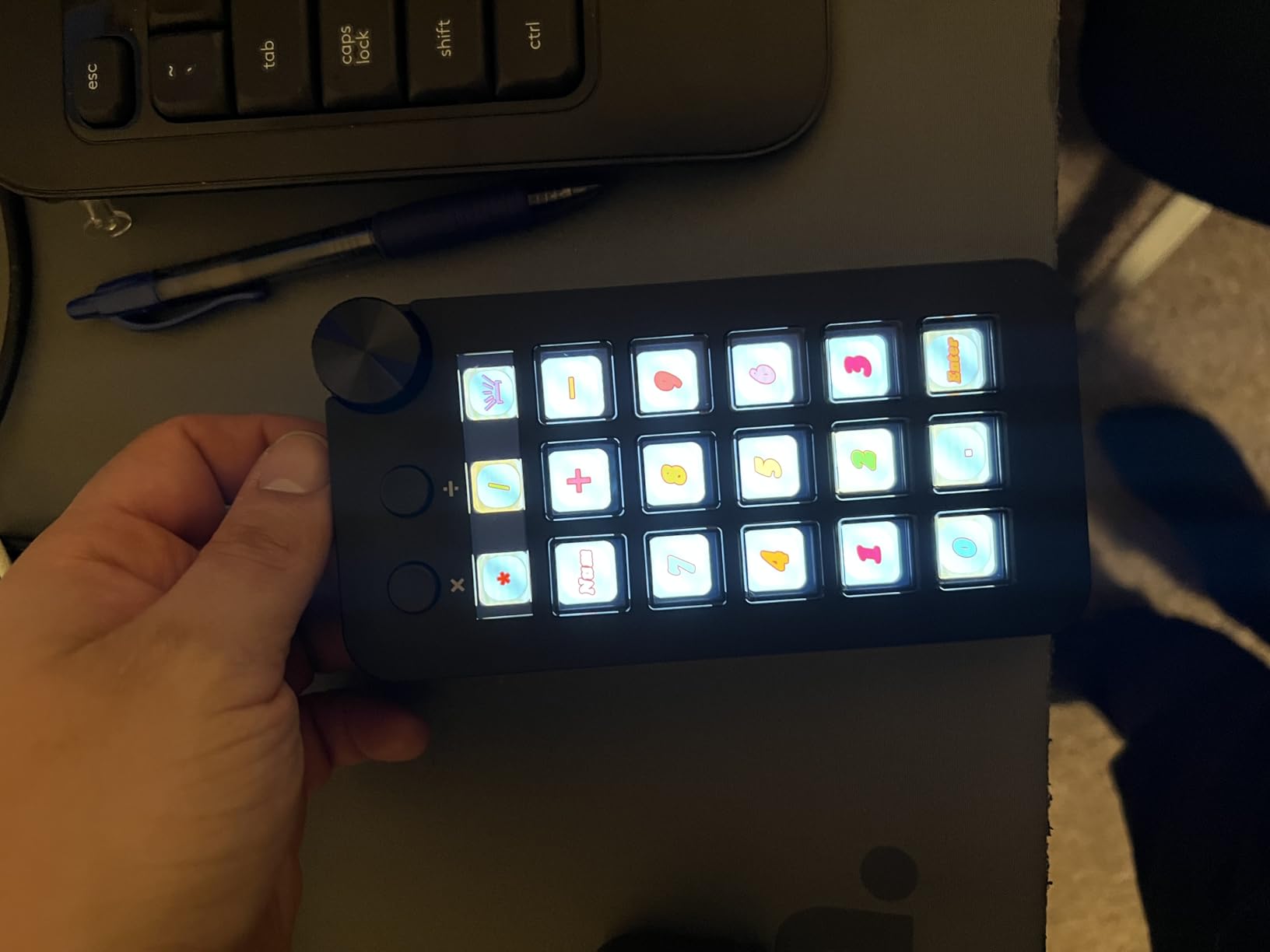 TreasLin VSDinside Stream Controller Deck with 18 Customizable Macro Keys to Trigger Actions in OBS Twitch YouTube for Content Creators Stream Dock Compatible with PC & Mac customer photo 2