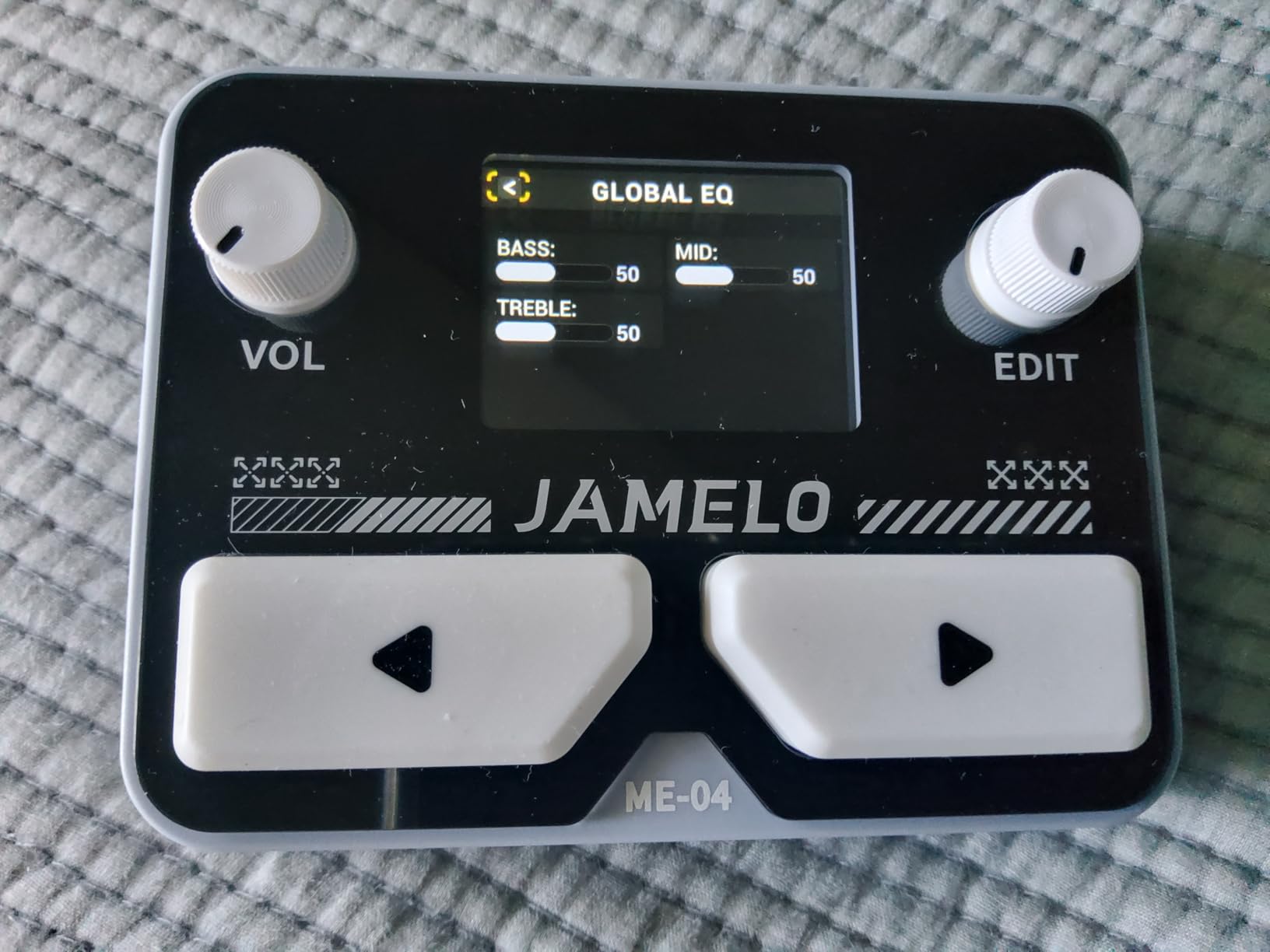 JAMELO Pocket Guitar Multi Effects Pedal, with 125 Effects, 99 Presets, 30 Amp Modeling, IR Loaders, Looper 100 Drum Rhythms BT Audio USB OTG Support Rechargeable Guitar Effects Processor (Black) customer photo 1