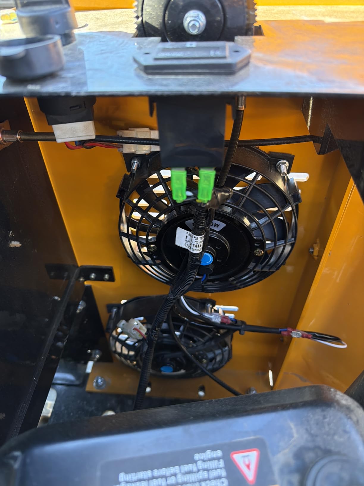 MMS 2200lb Mini Excavator with 13.5HP Gasoline Engine, Compact Crawler Backhoe Machine with Ripper Rake Quick Coupler, Auger for Digging, Trenching, Landscaping, Yard Work, Post Hole Drilling customer photo 2