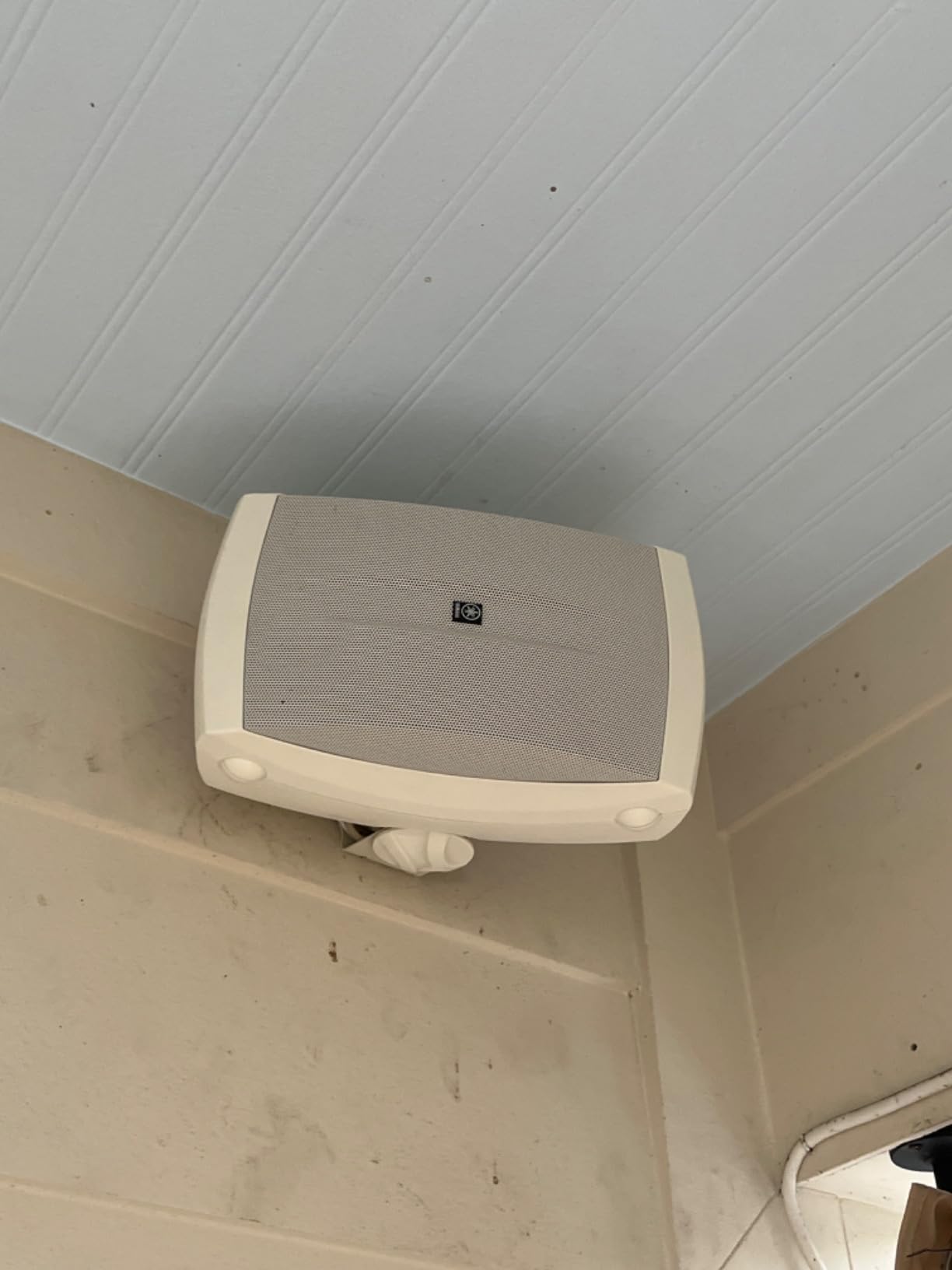 Yamaha NS-AW150W 2-Way Indoor/Outdoor Speakers (Pair, White) customer photo 2