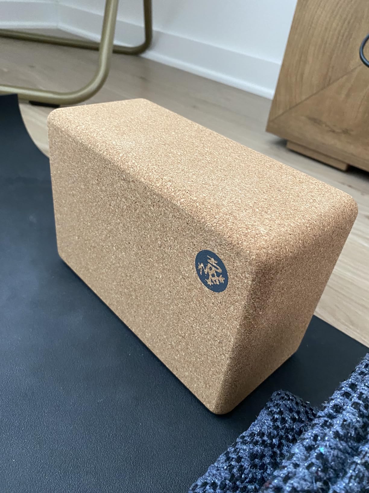 Manduka Yoga Block - Fine-Grain Block, Yoga Equipment, Home Gym Accessory, Pilates Tool, Lightweight for Travel, Extra Firm Workout Accessory with Comfortable Edges customer photo 2