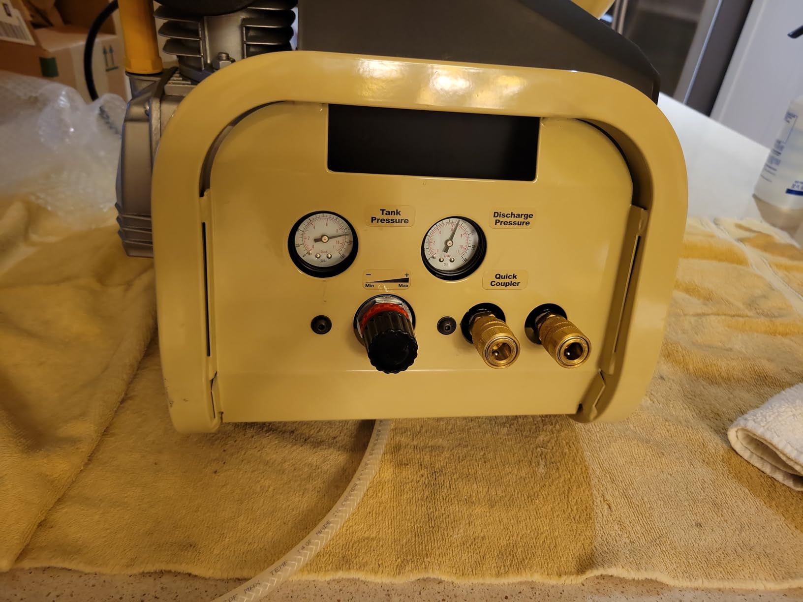Ingersoll-Rand Twin-Stack P1IU-A9 2 HP 4 Gallon Portable Air Compressor customer photo 2