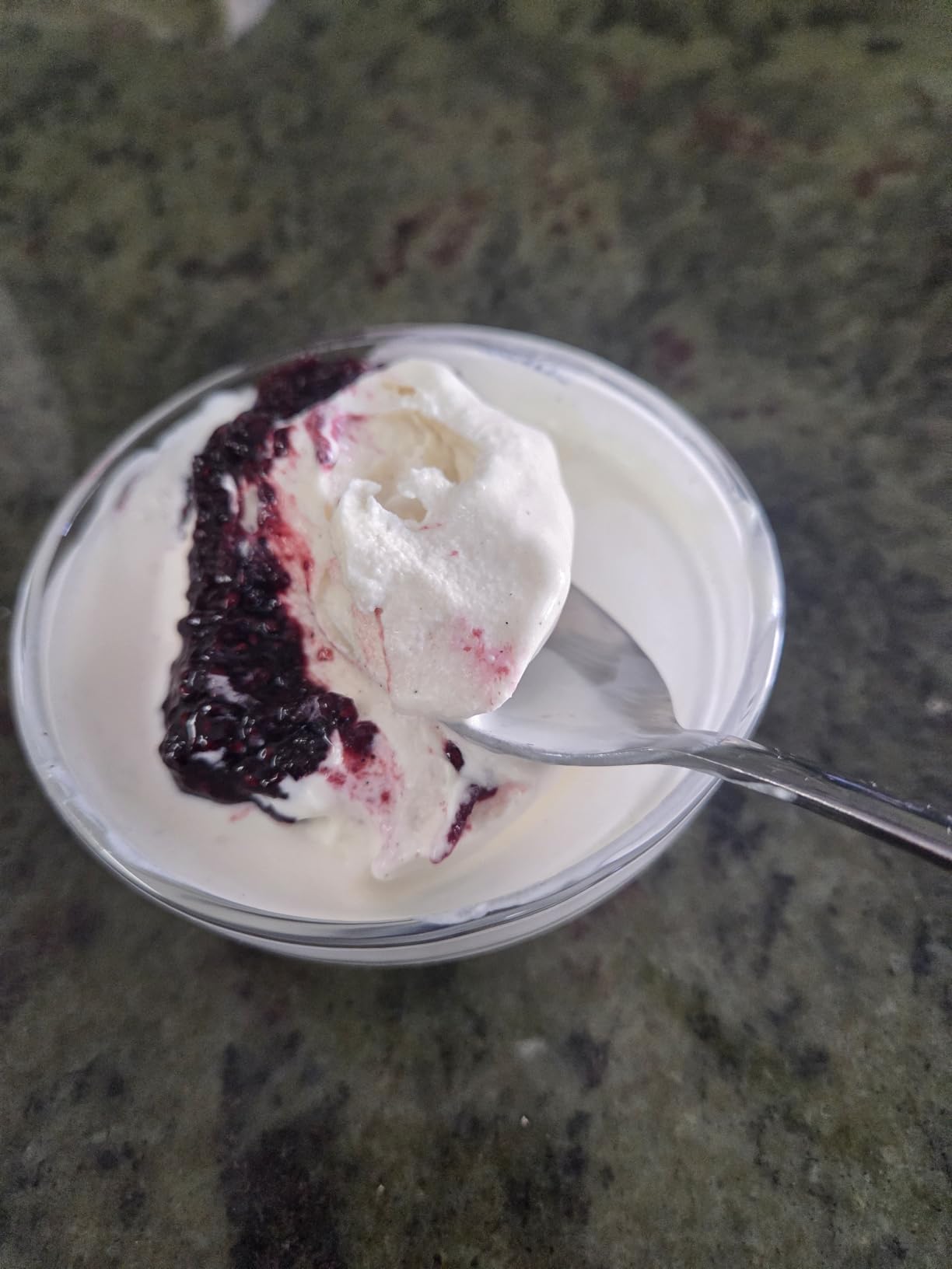 Cuisinart Ice Cream Maker, 1.5 Quart Double Insulated, Sorbet and Frozen Yogurt Maker, Ready in 20 Minutes, ICE-21P1, White customer photo 1